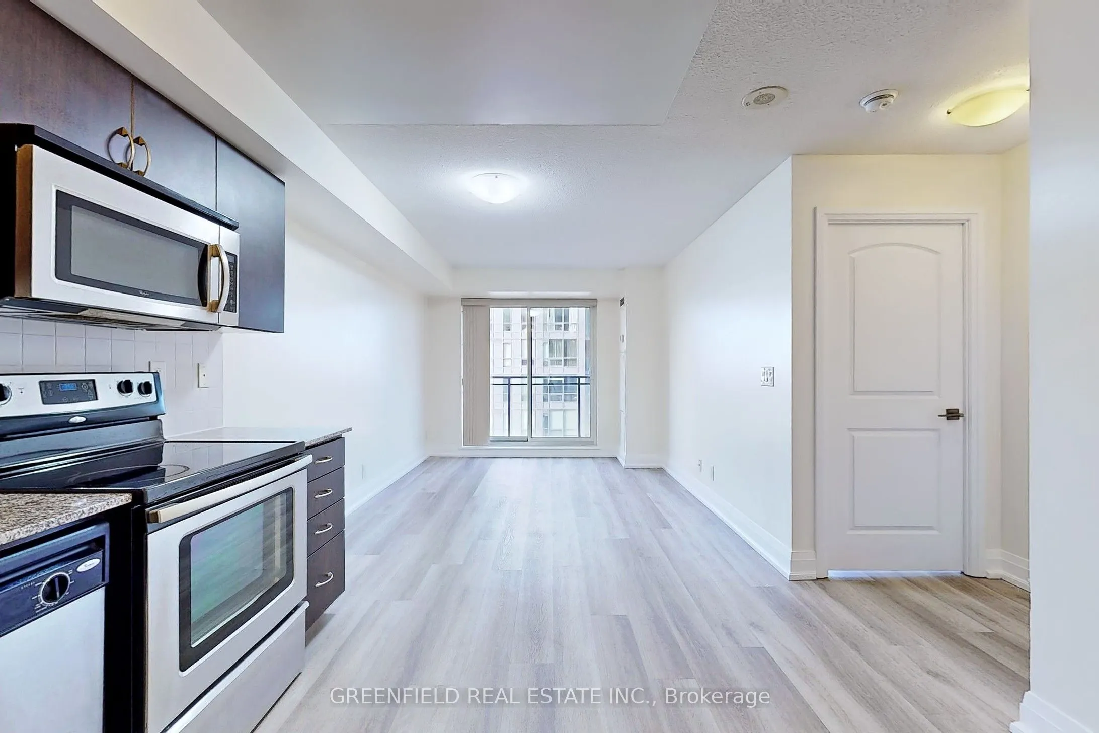 1 De Boers Drive, #604