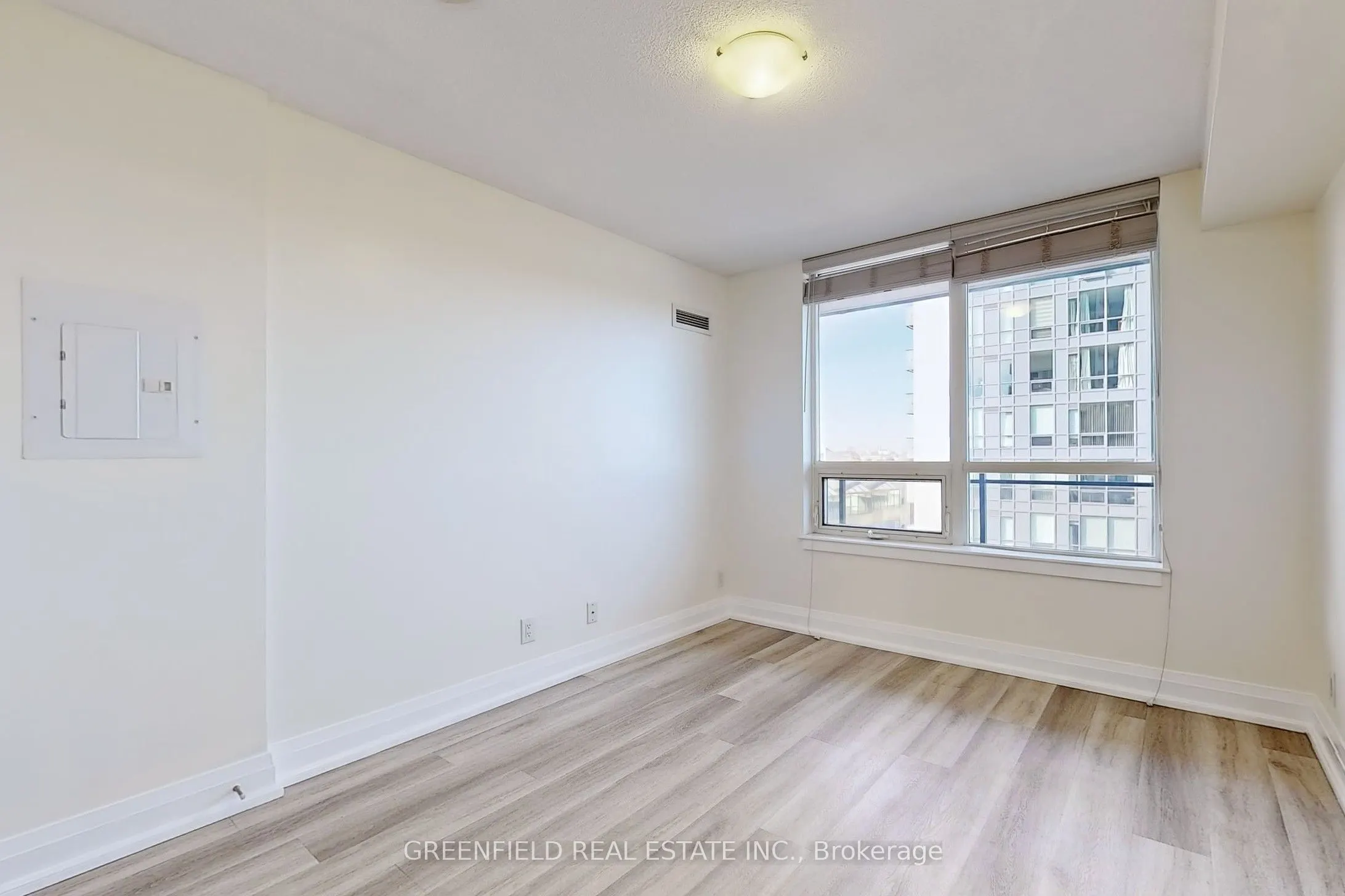 1 De Boers Drive, #604