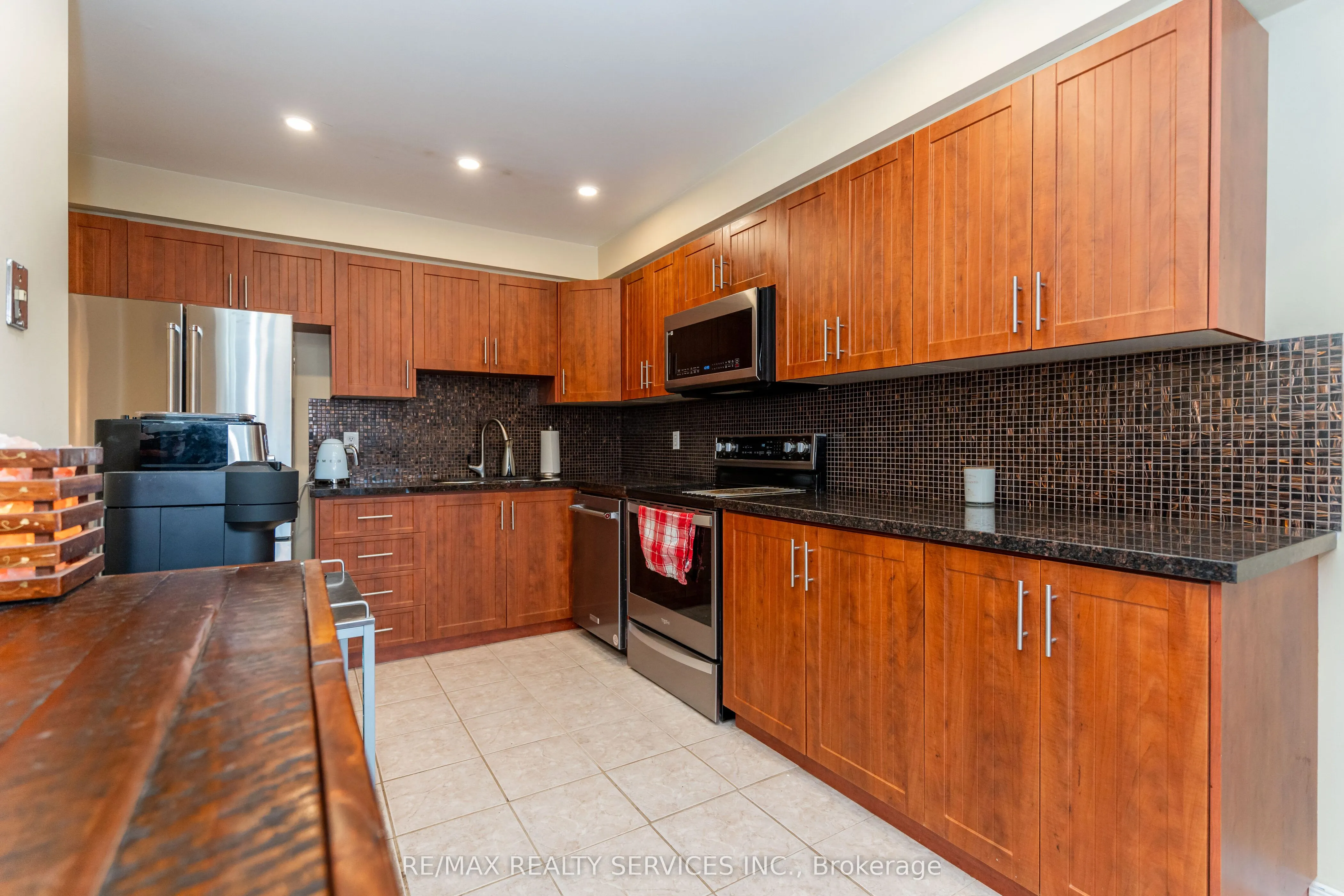 2139 Oakpoint Road