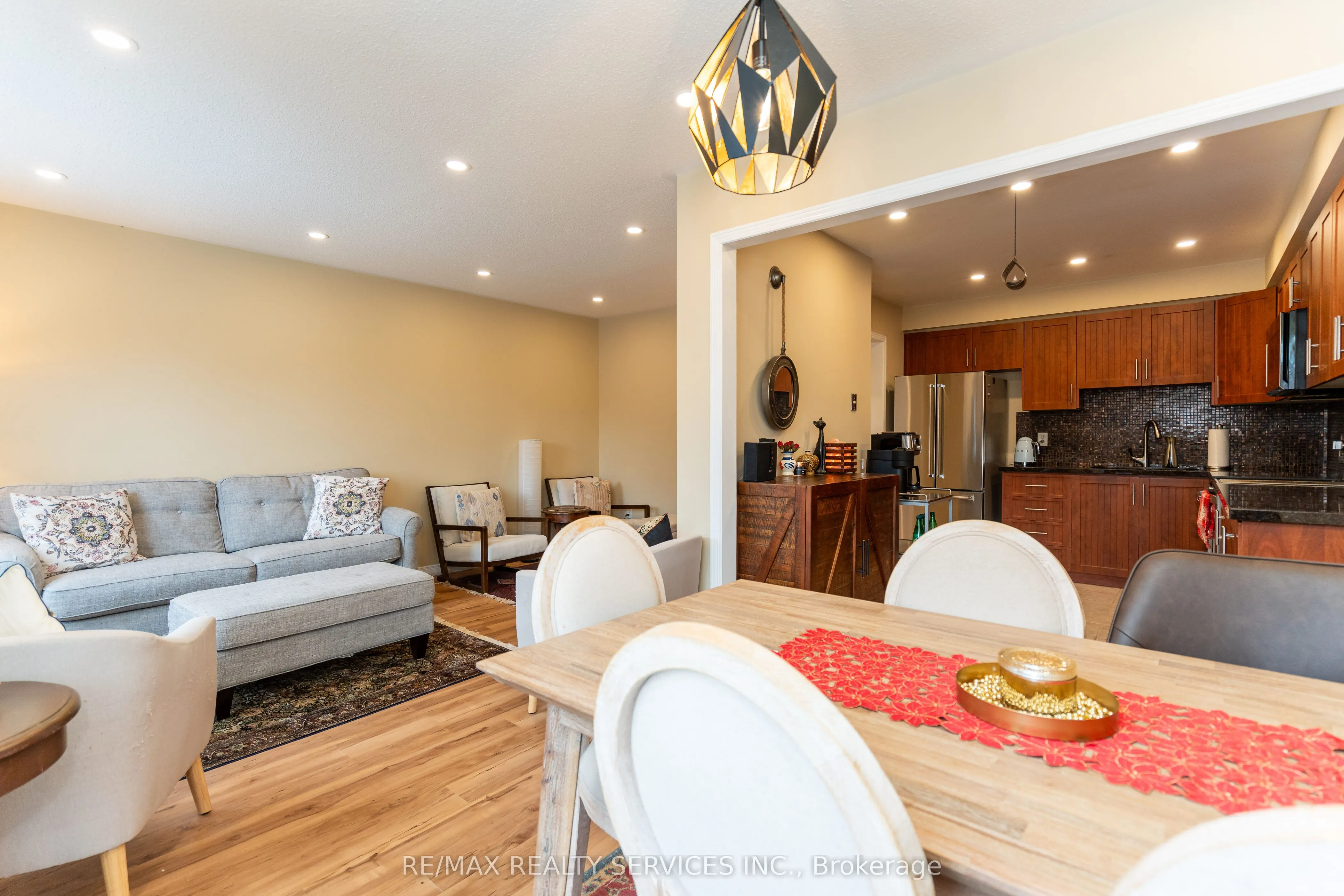2139 Oakpoint Road