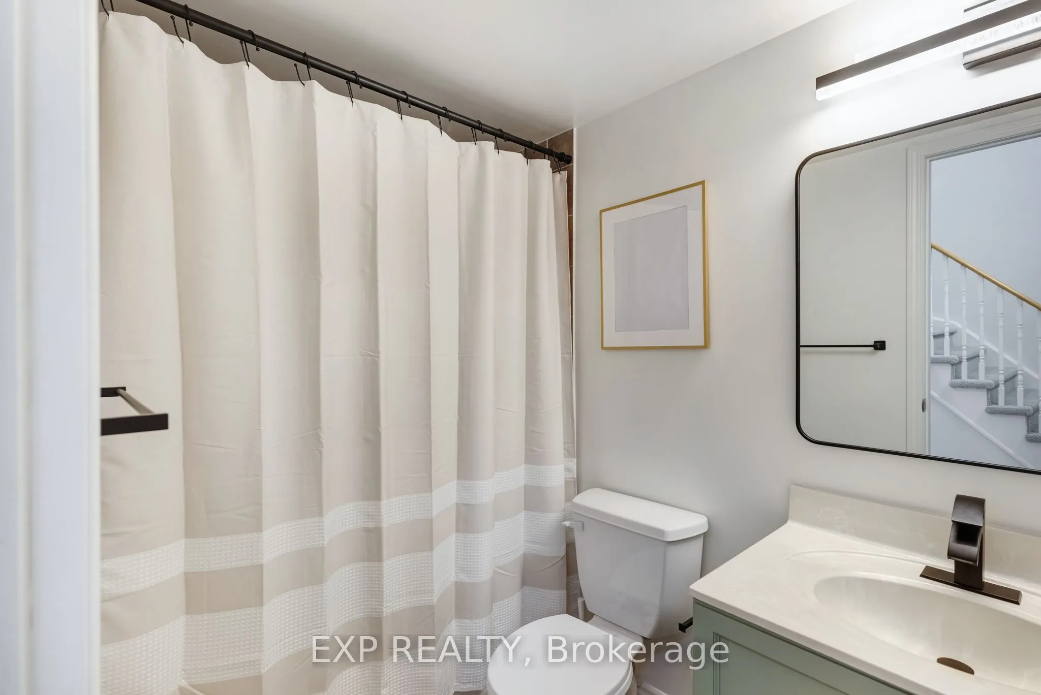 12 Laidlaw Street, #806