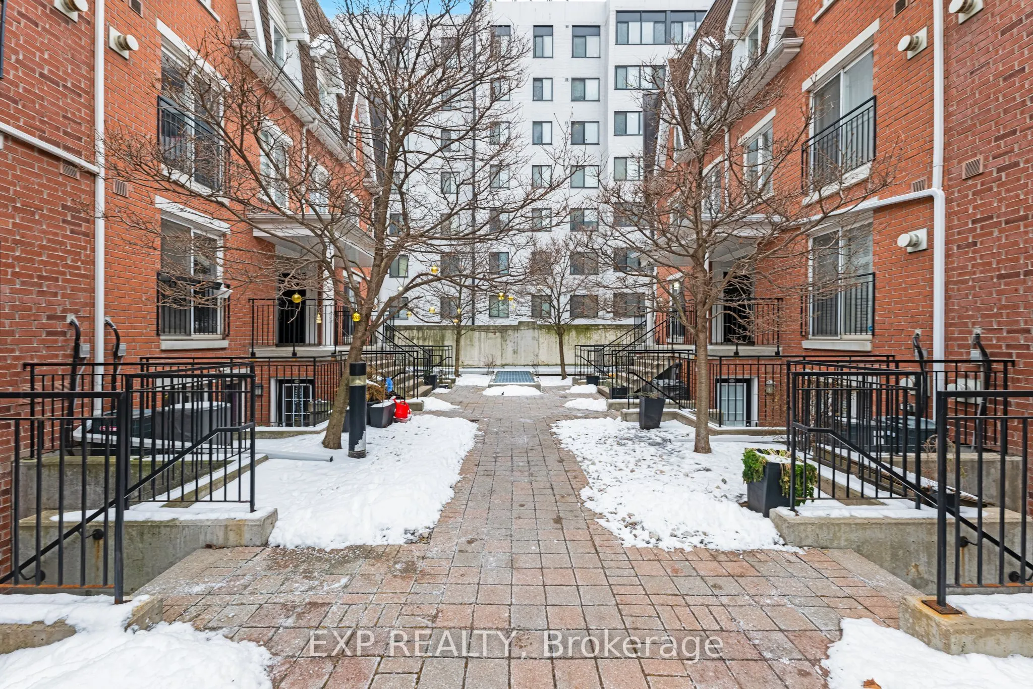 12 Laidlaw Street, #806