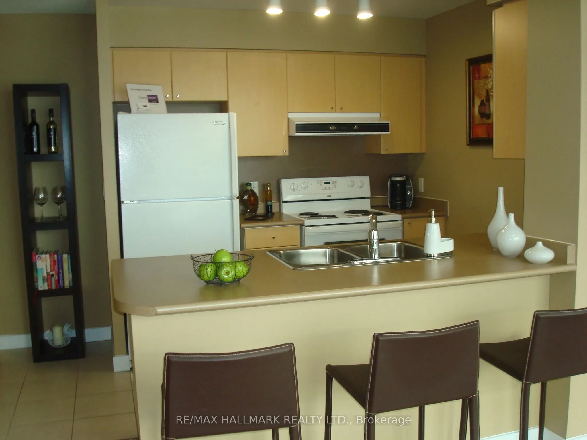 5191 Dundas Street W, #1401