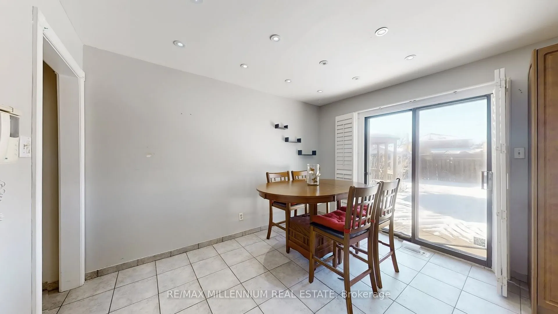 27 Dundalk Crescent