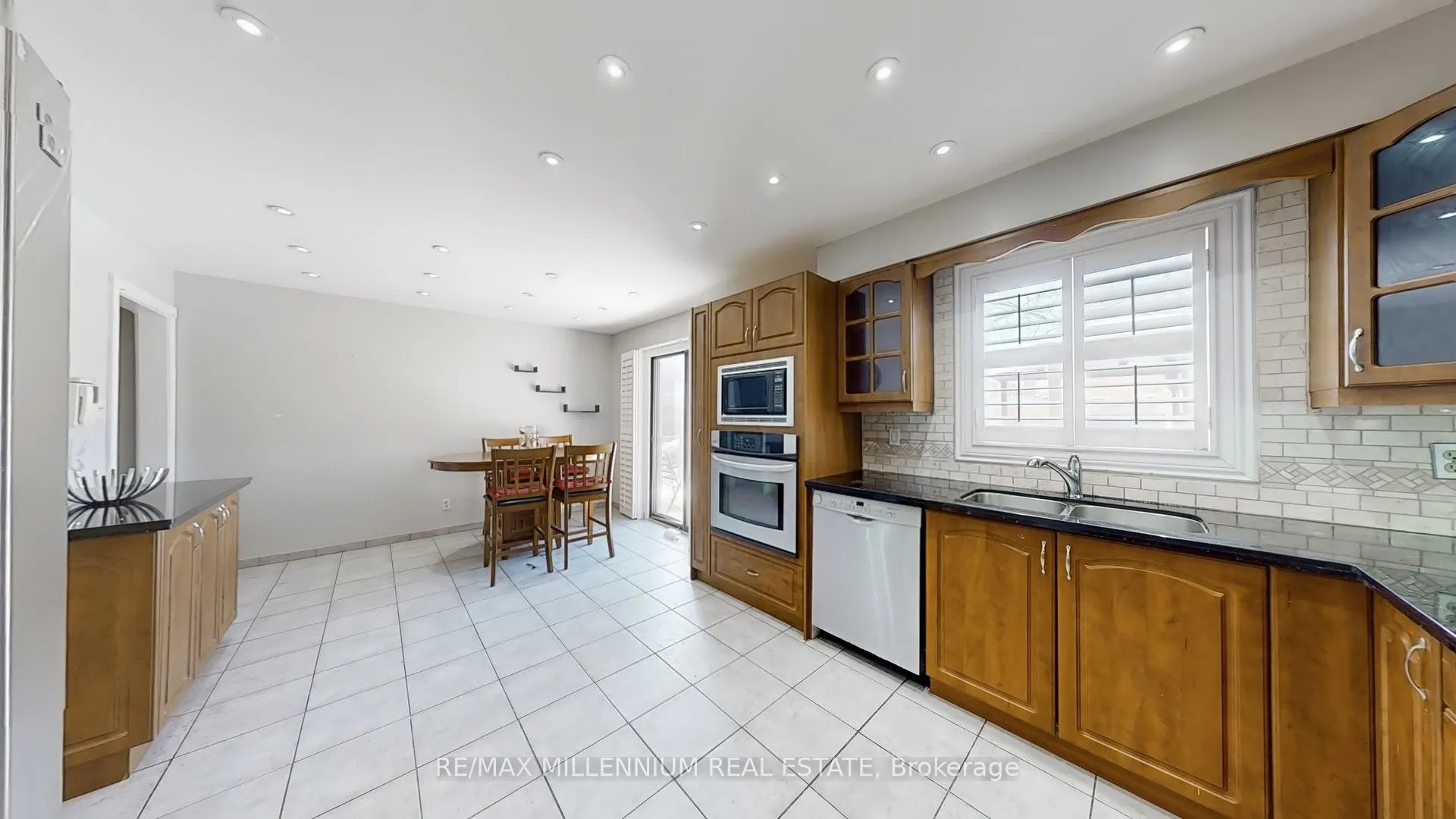 27 Dundalk Crescent