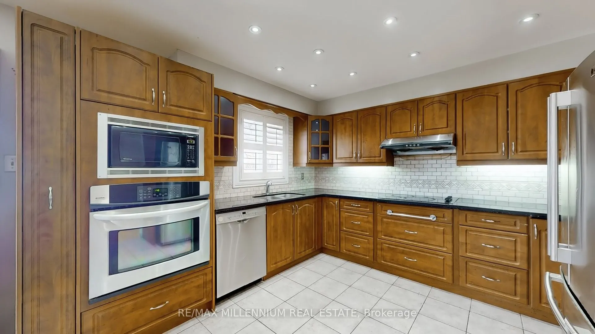 27 Dundalk Crescent