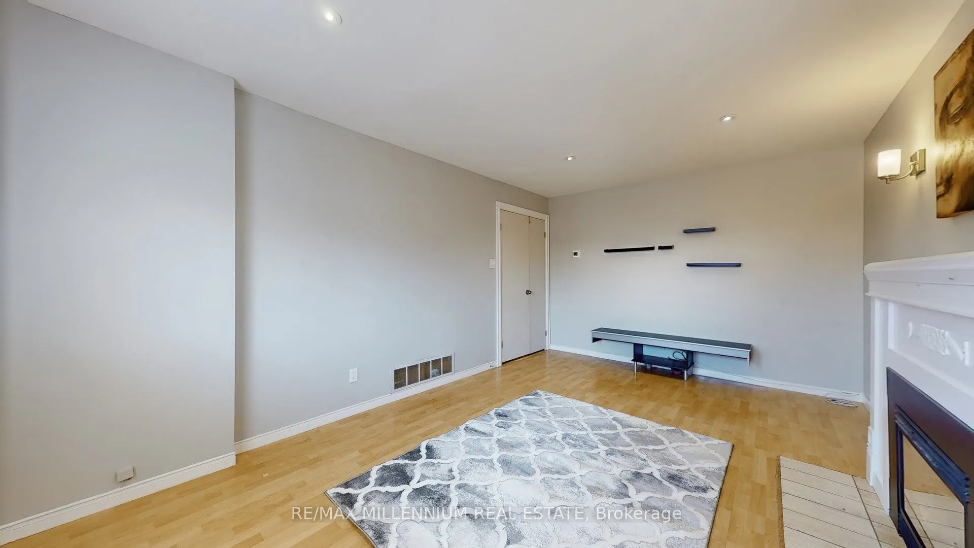 27 Dundalk Crescent