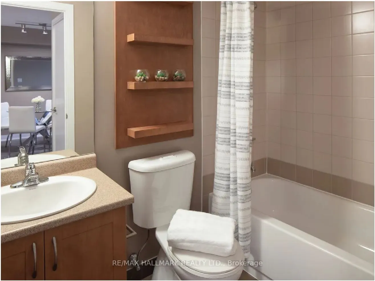 5191 Dundas Street W, #305
