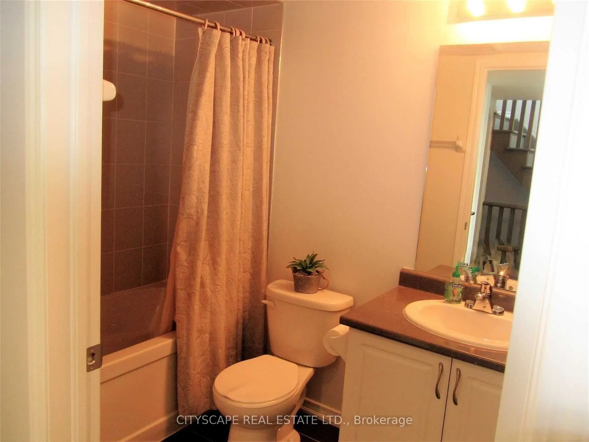 7 Applewood Lane, #213