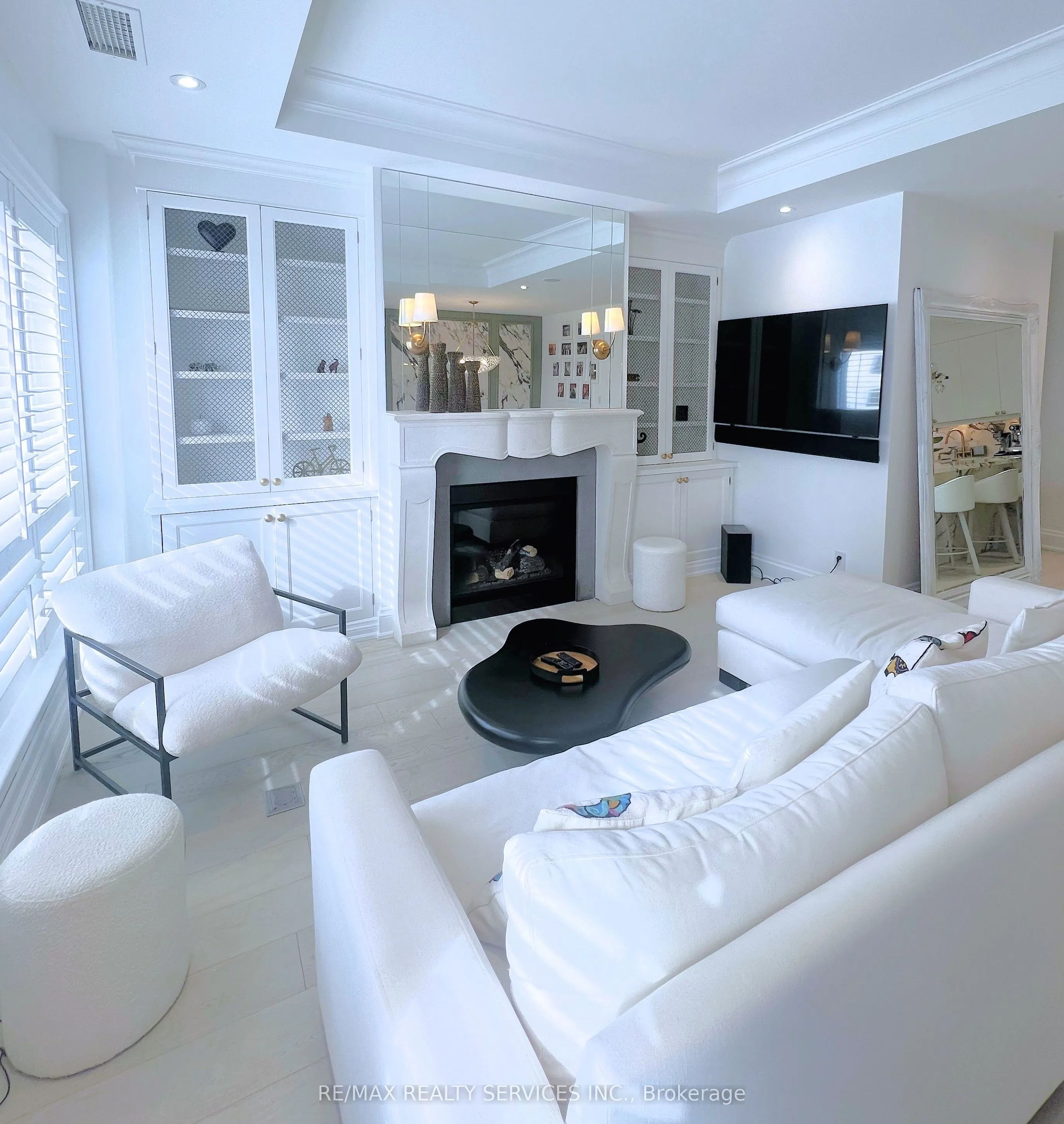 111 Forsythe Street, #1003
