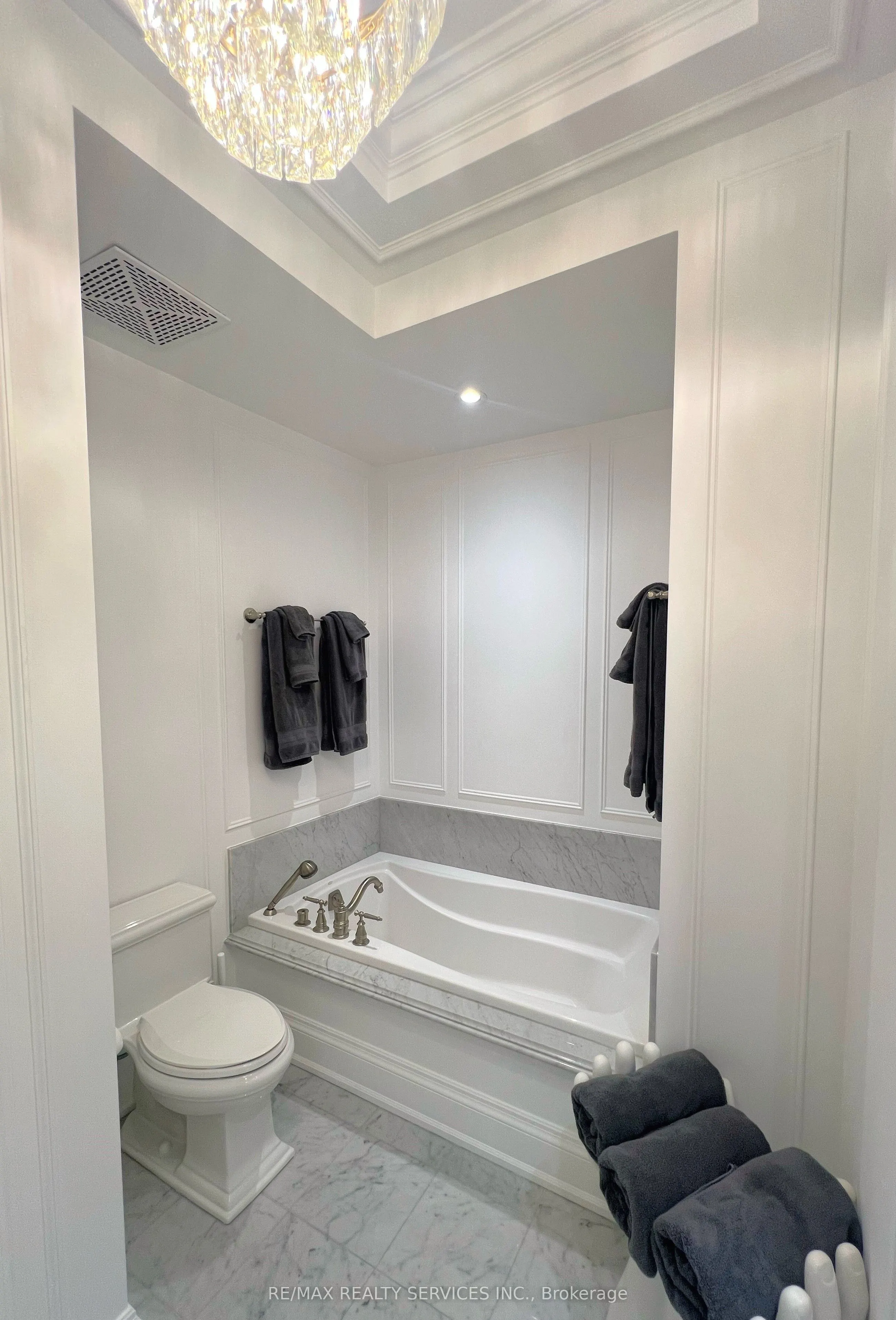 111 Forsythe Street, #1003