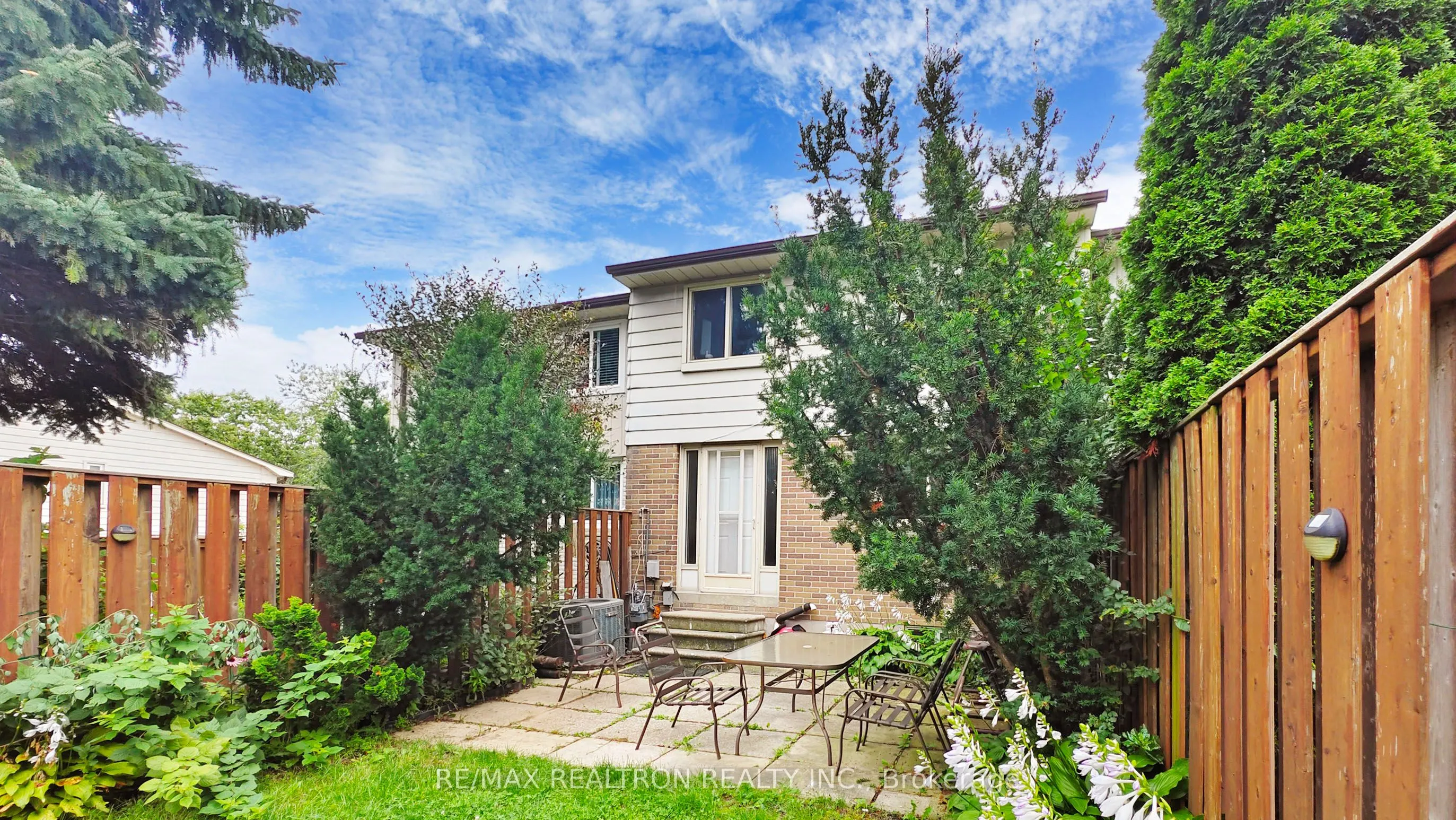 1894 Kirkwall Crescent, #20