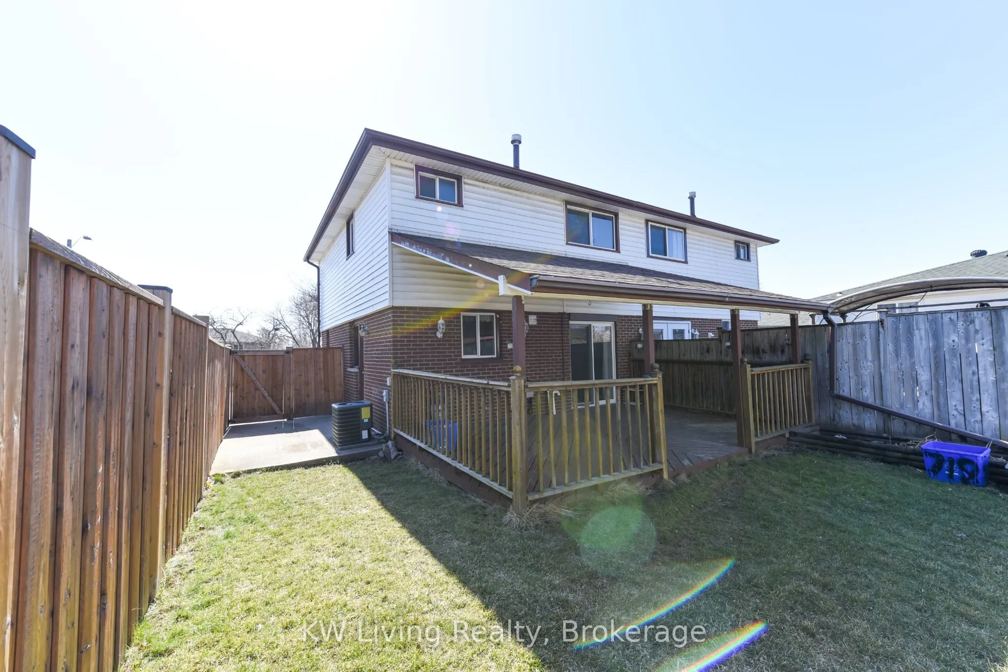 718 Eaglemount Crescent