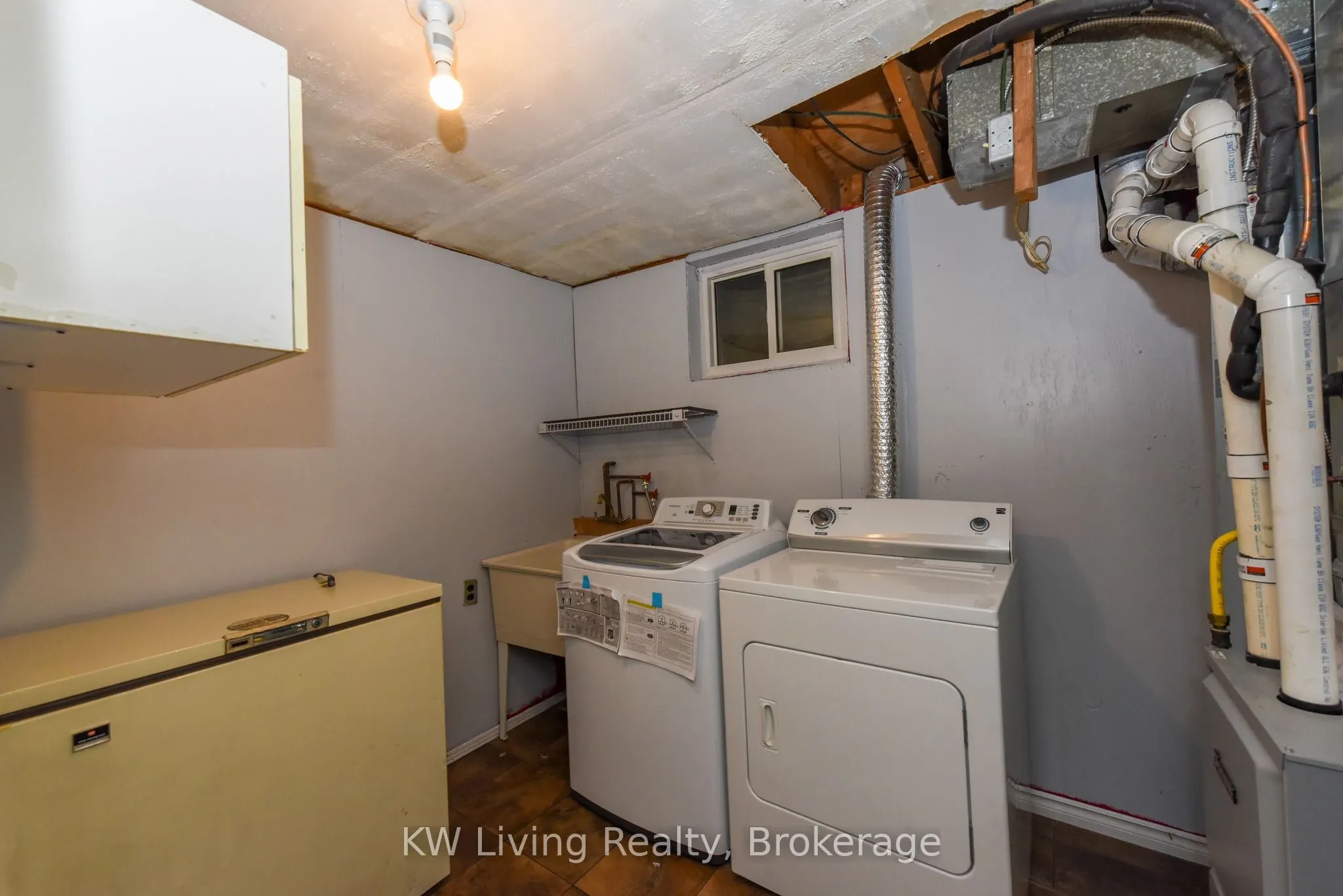 718 Eaglemount Crescent