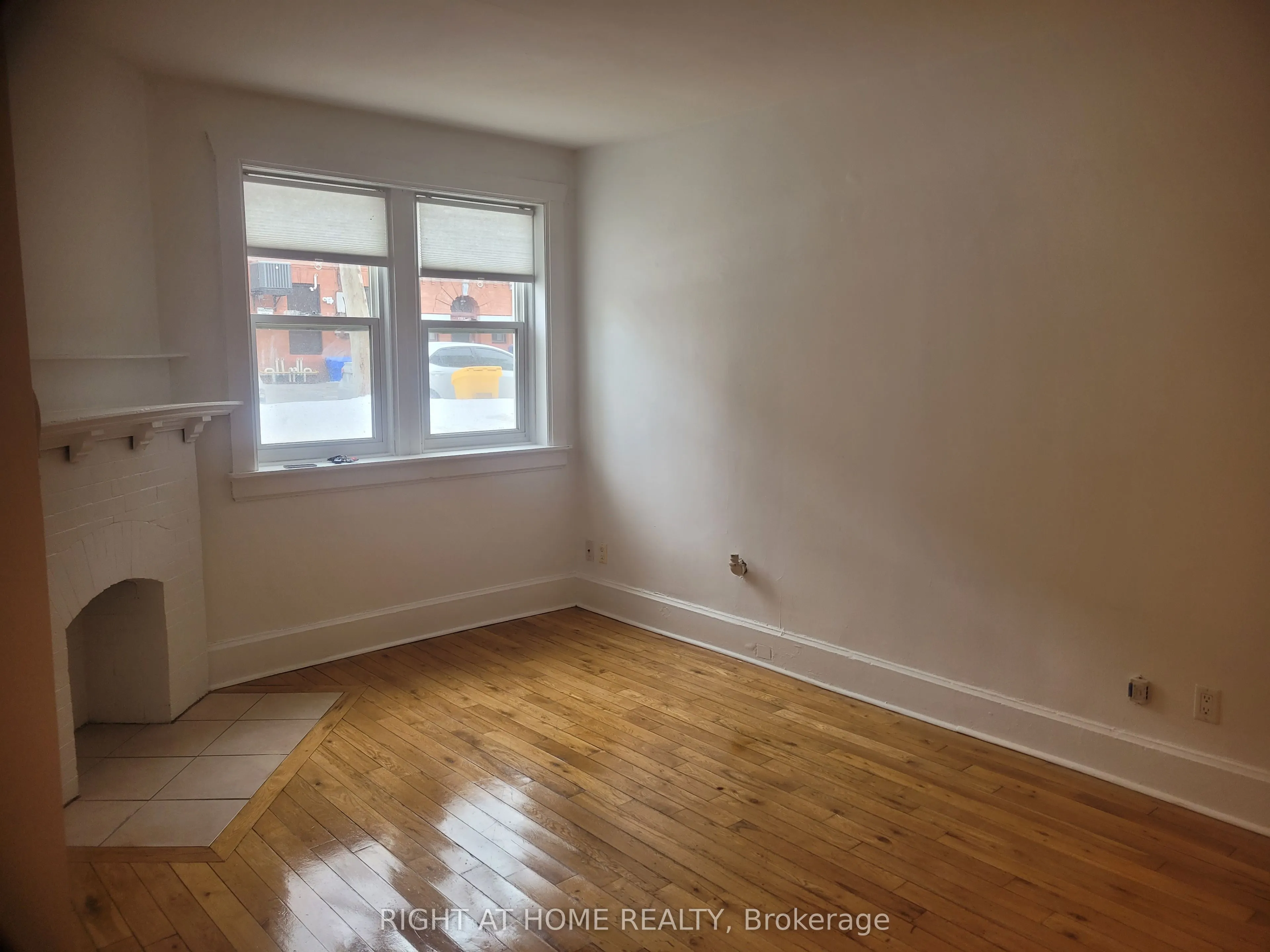 140 COWAN Avenue, #4