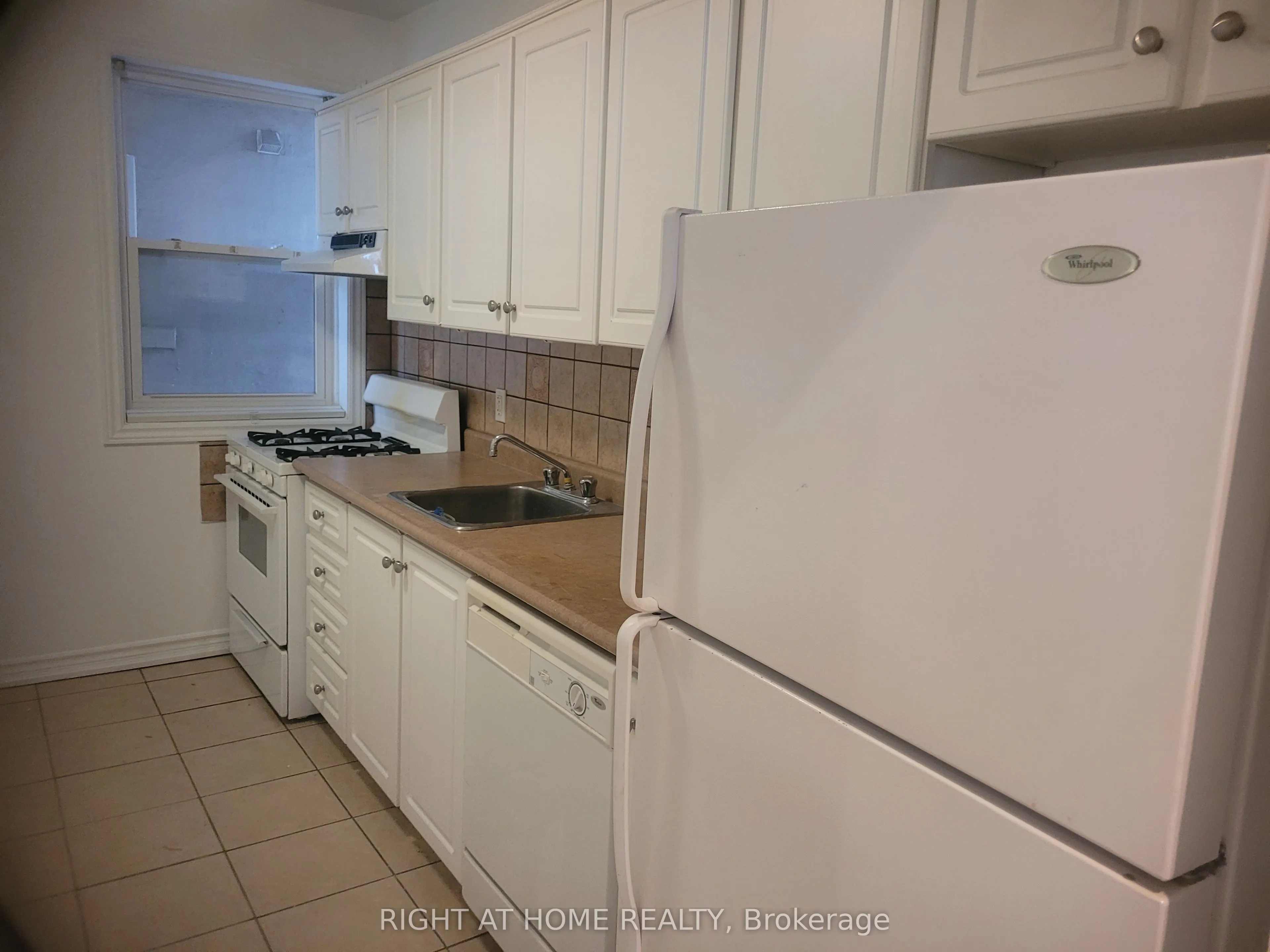 140 COWAN Avenue, #4
