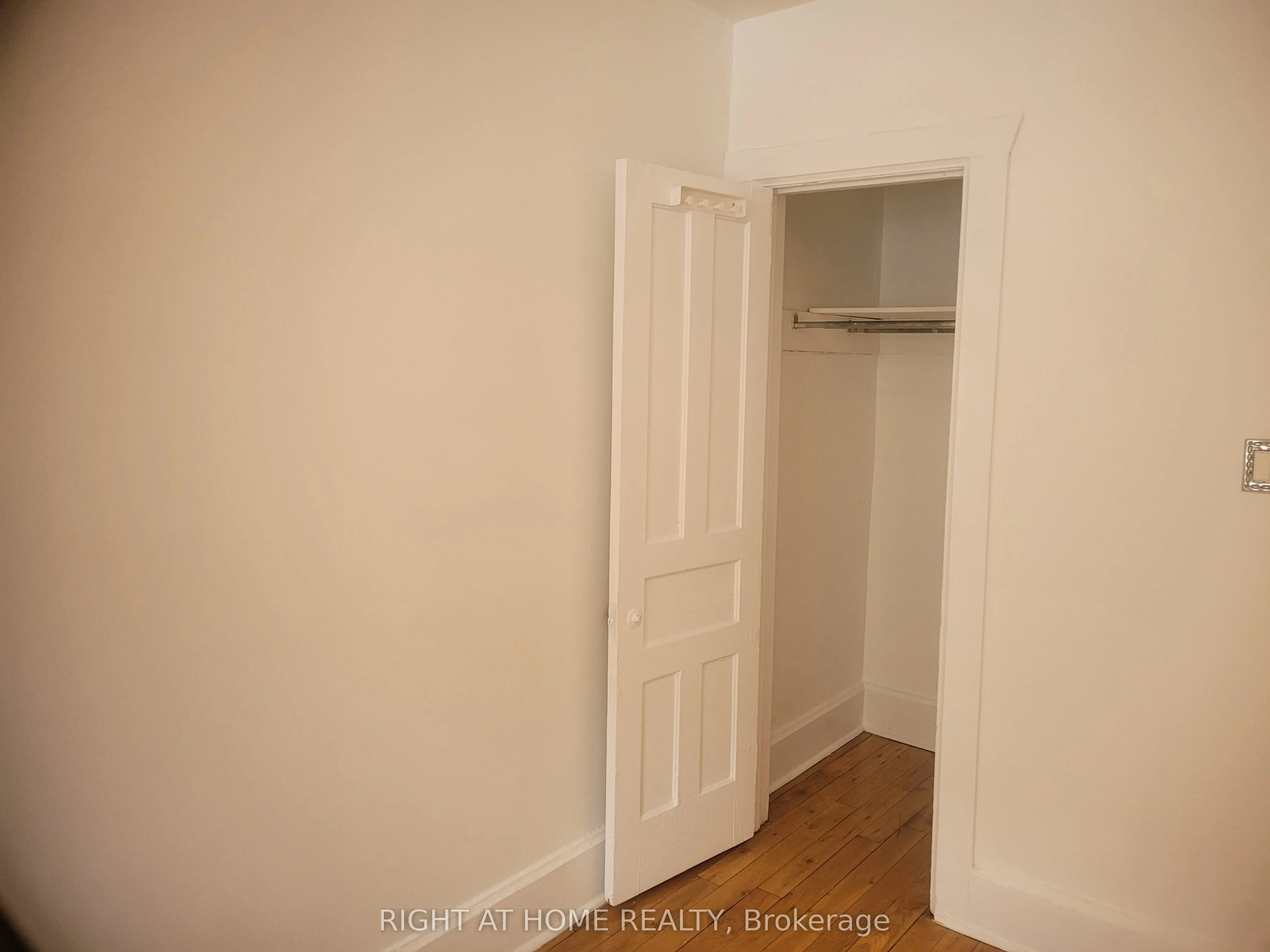 140 COWAN Avenue, #4