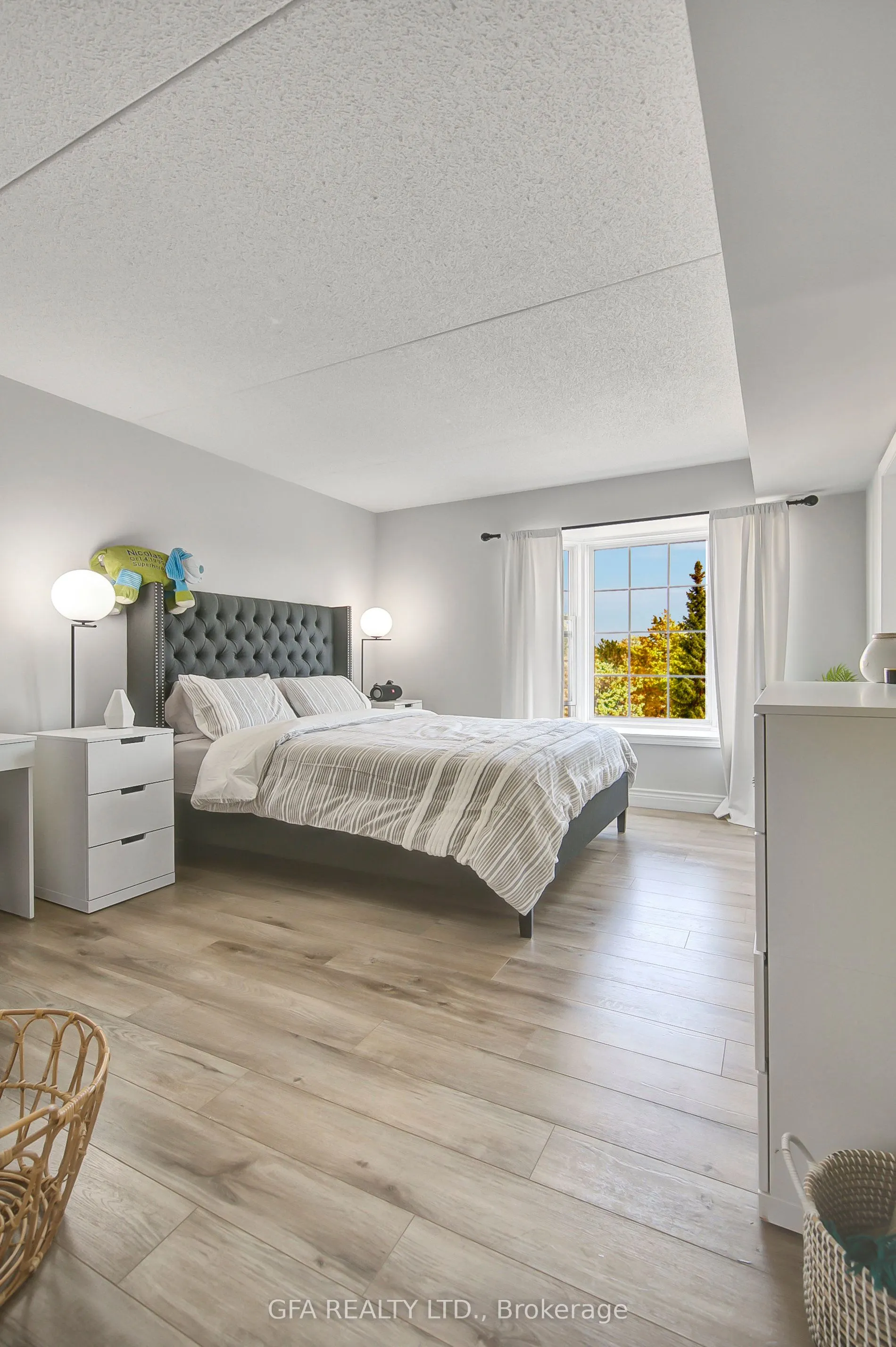 1451 Walkers Line, #201
