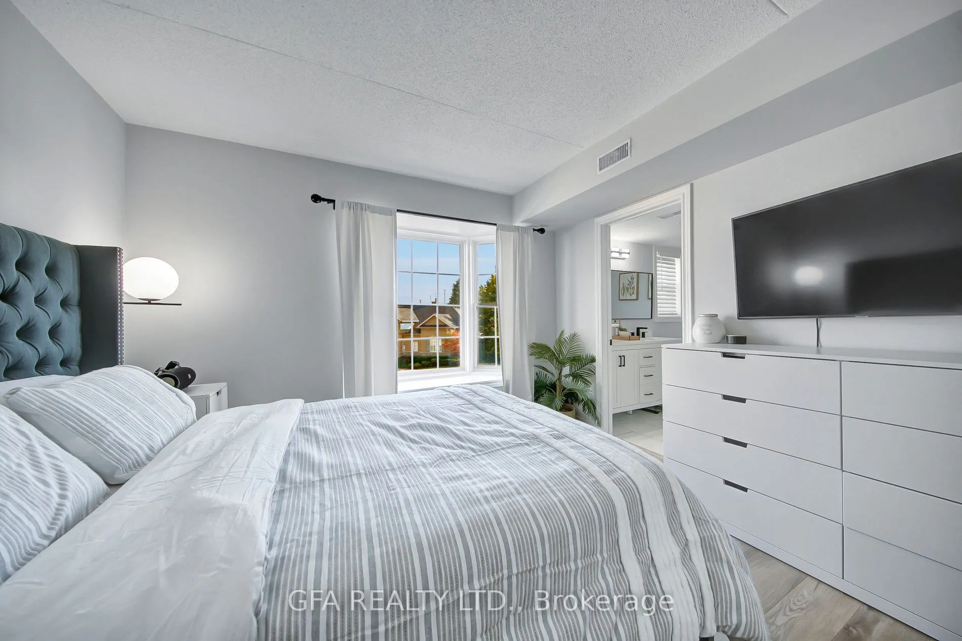 1451 Walkers Line, #201
