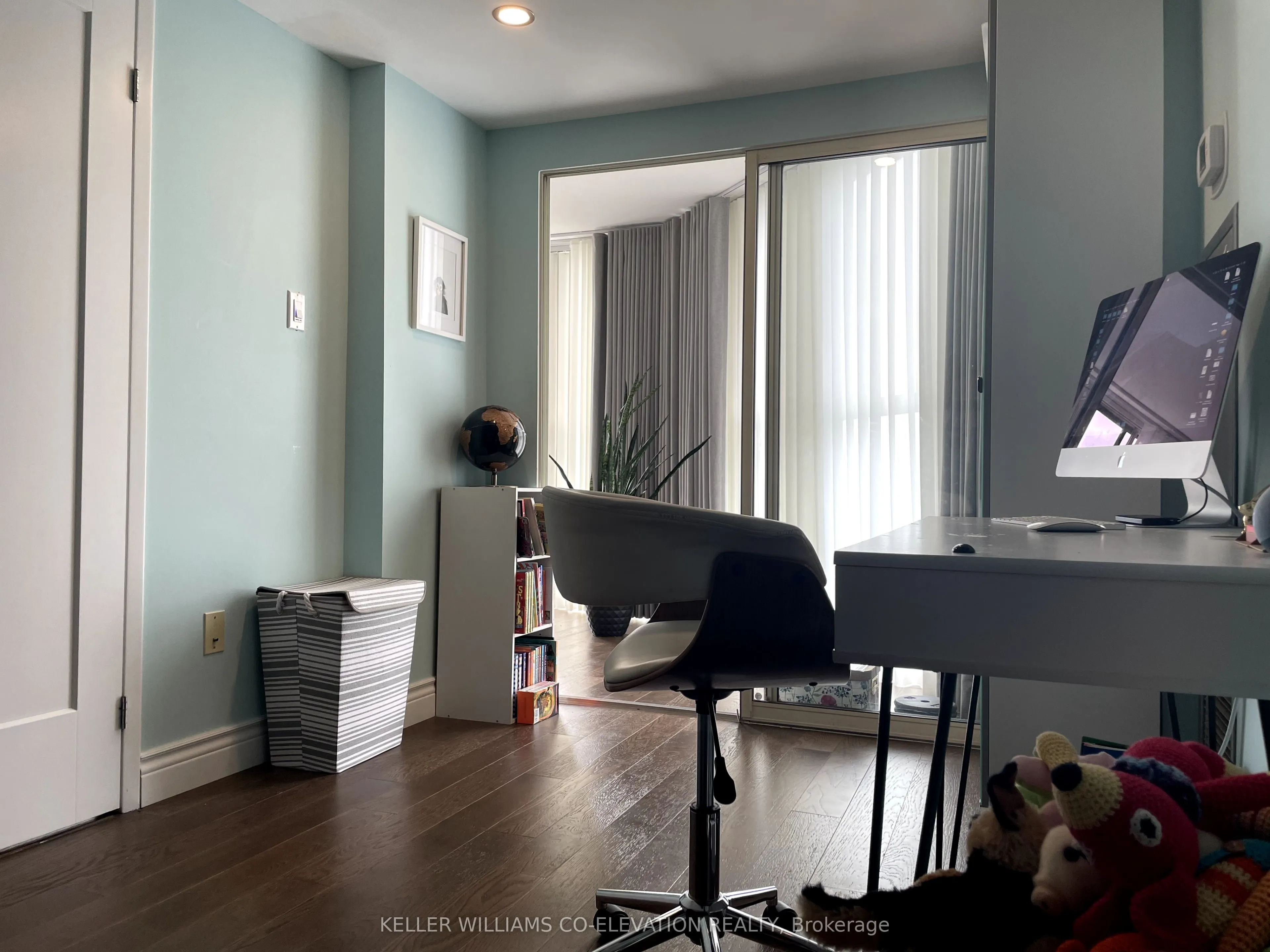 2091 Hurontario Street, #707