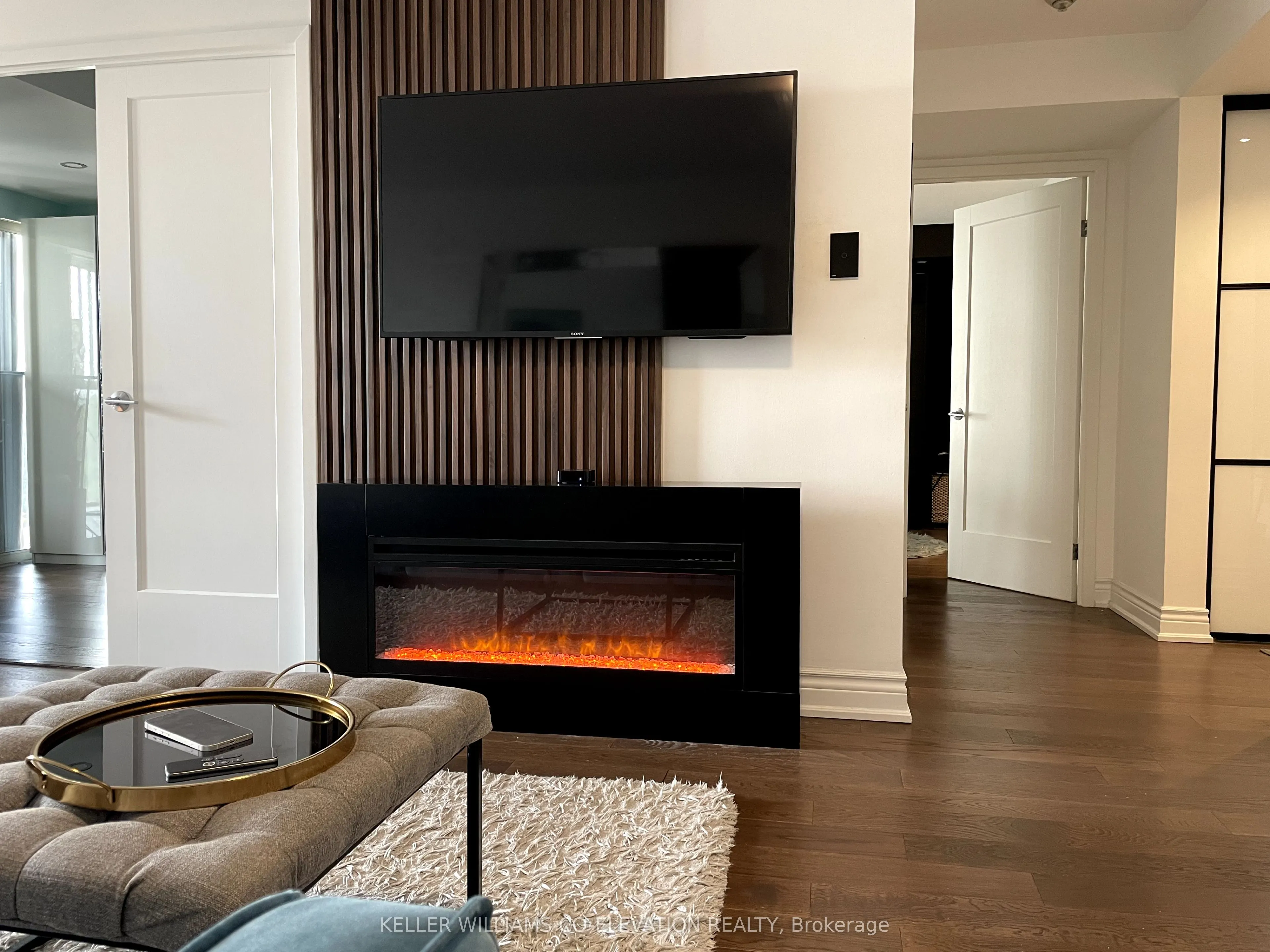 2091 Hurontario Street, #707