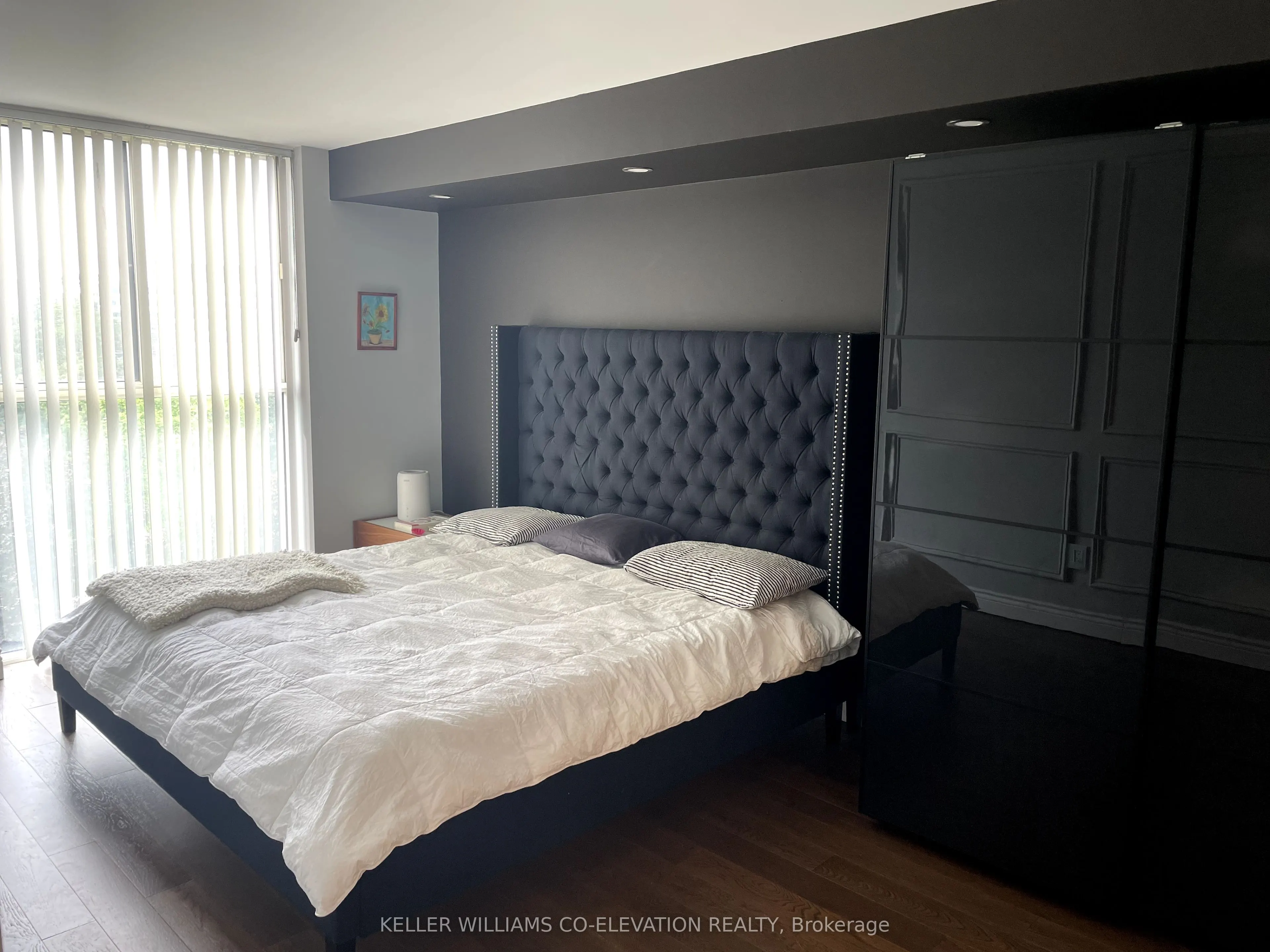 2091 Hurontario Street, #707