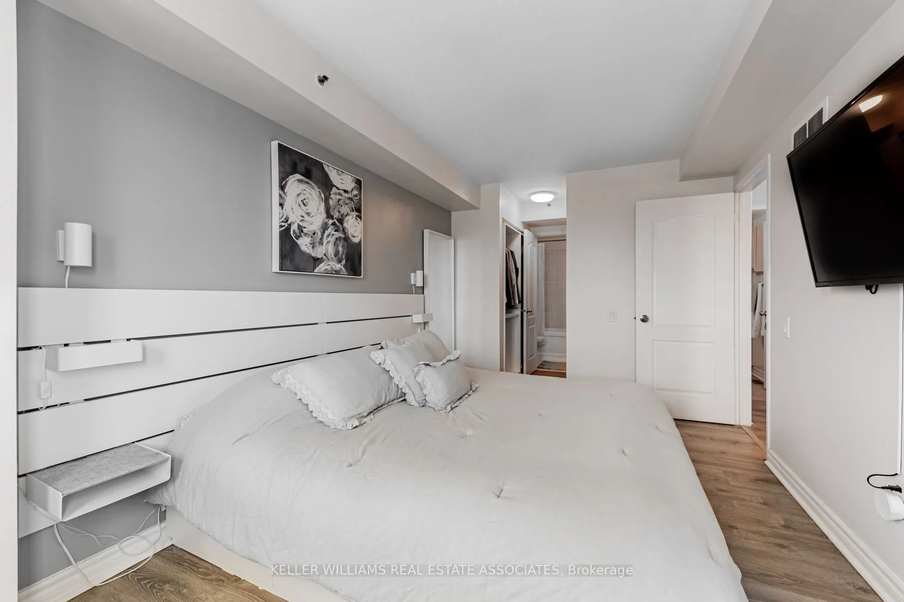 760 Lawrence Avenue W, #15