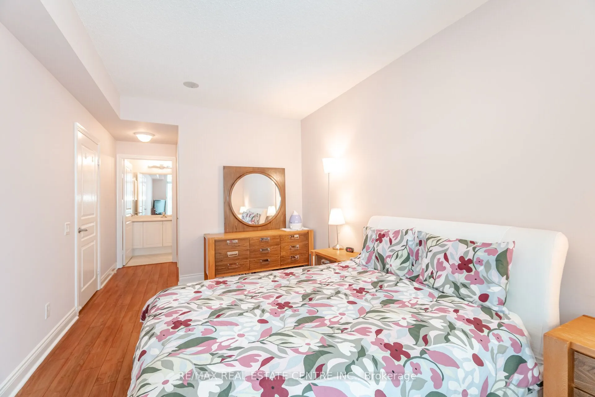 5 Marine Parade Drive #911