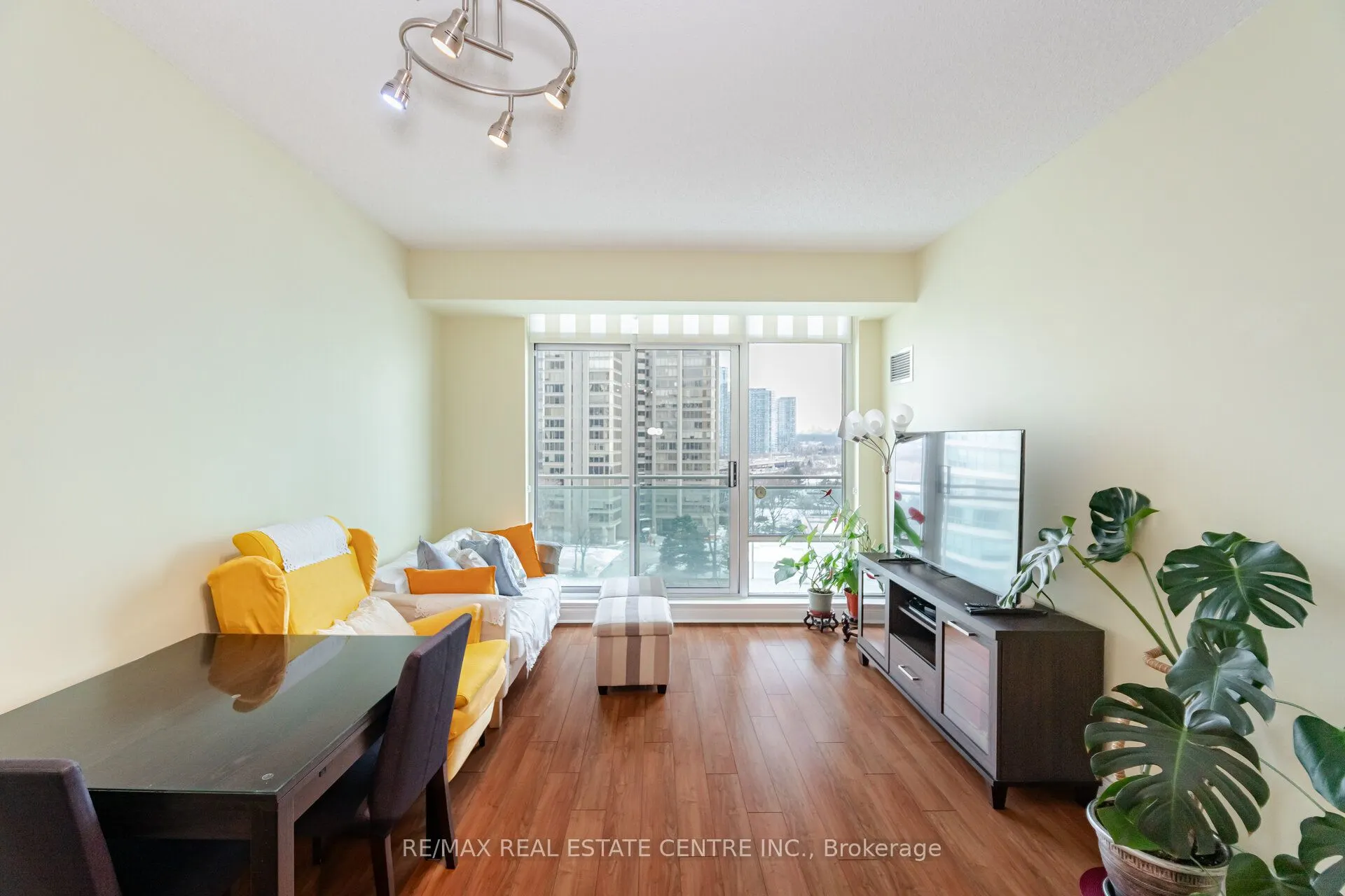 5 Marine Parade Drive #911