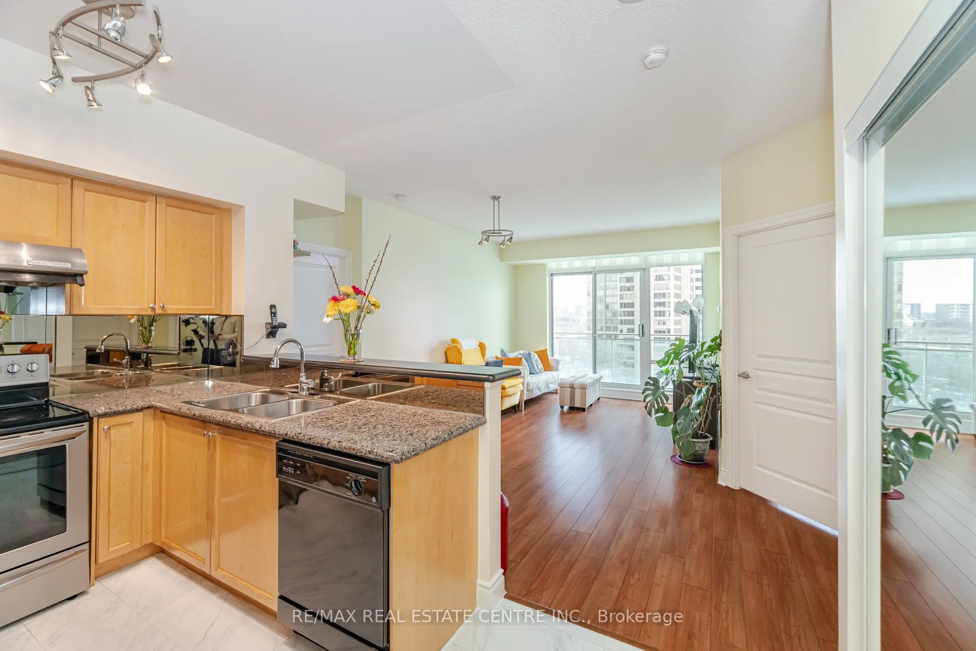 5 Marine Parade Drive #911