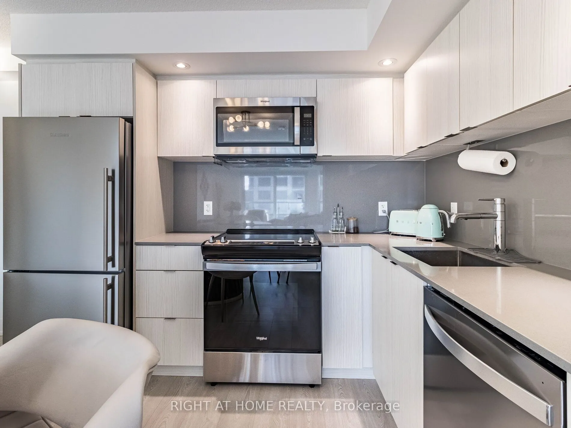 10 Eva Road, #1401