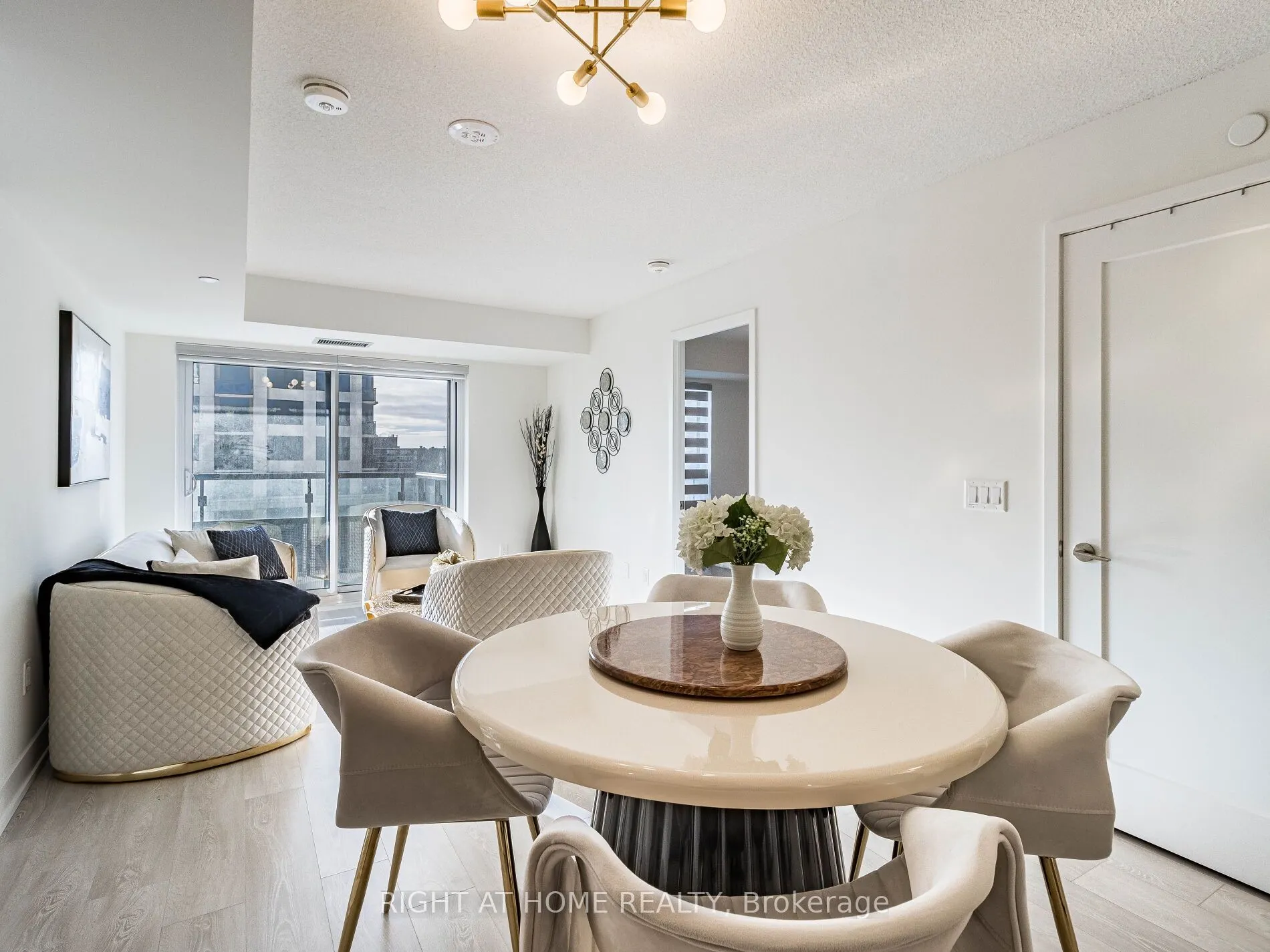 10 Eva Road, #1401