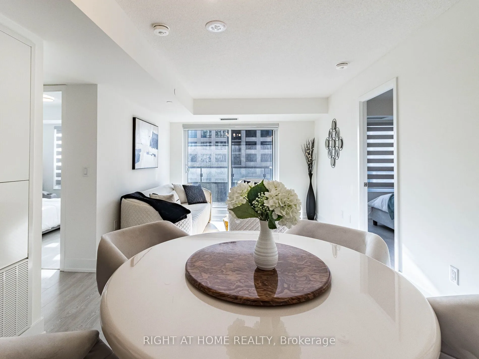 10 Eva Road, #1401