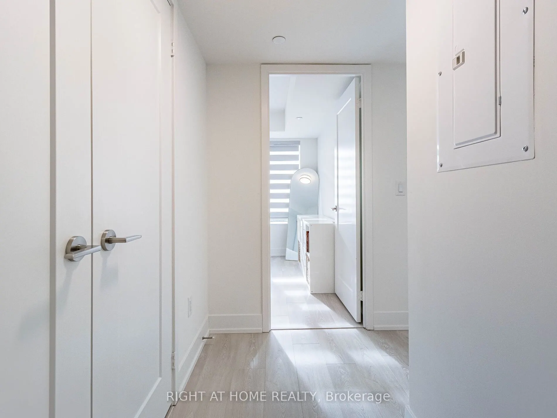 10 Eva Road, #1401