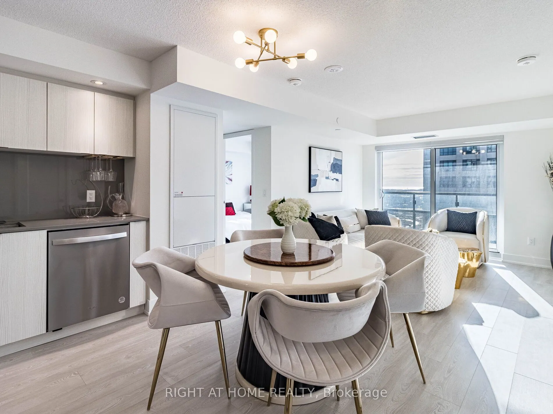 10 Eva Road, #1401