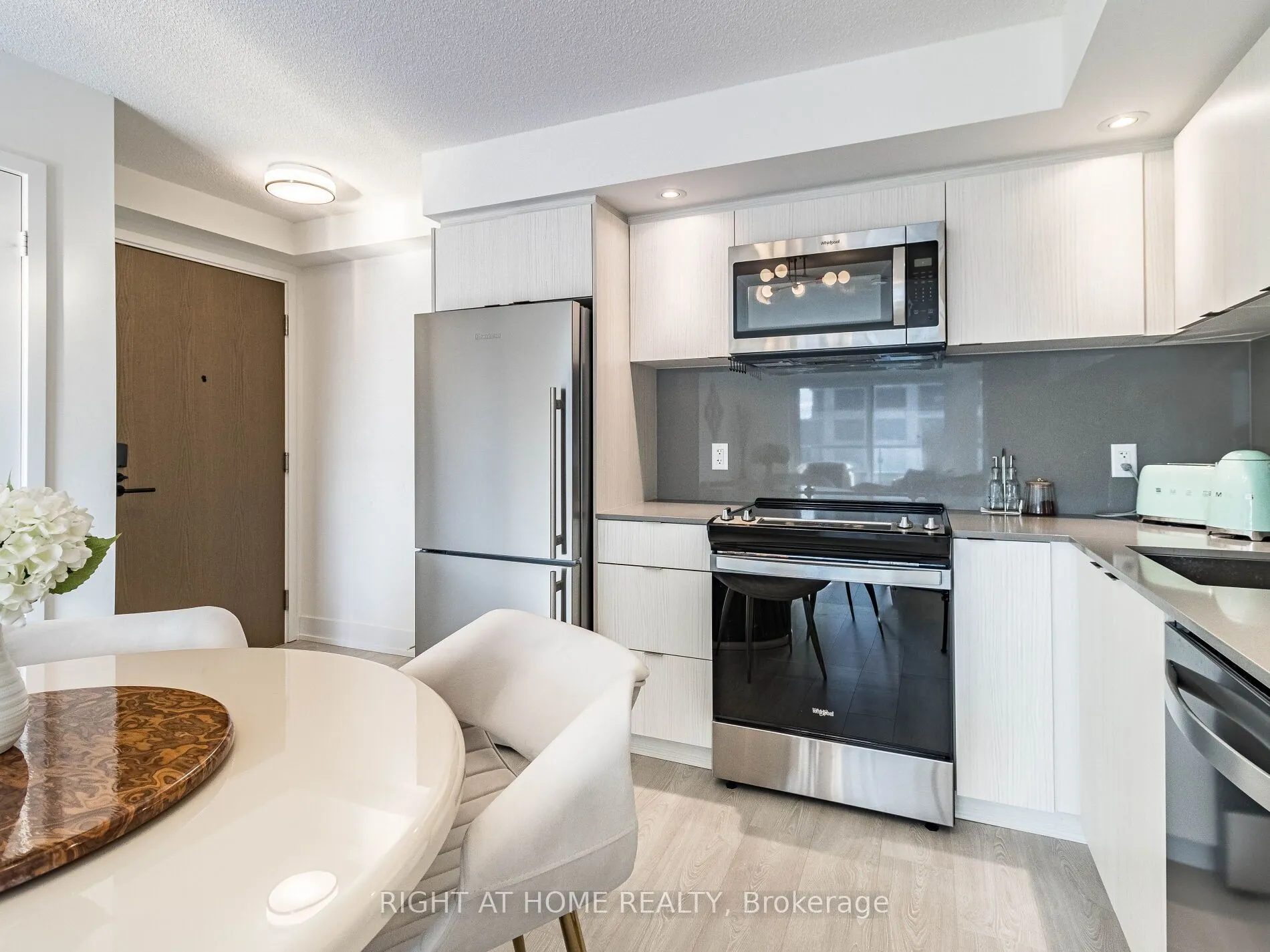 10 Eva Road, #1401