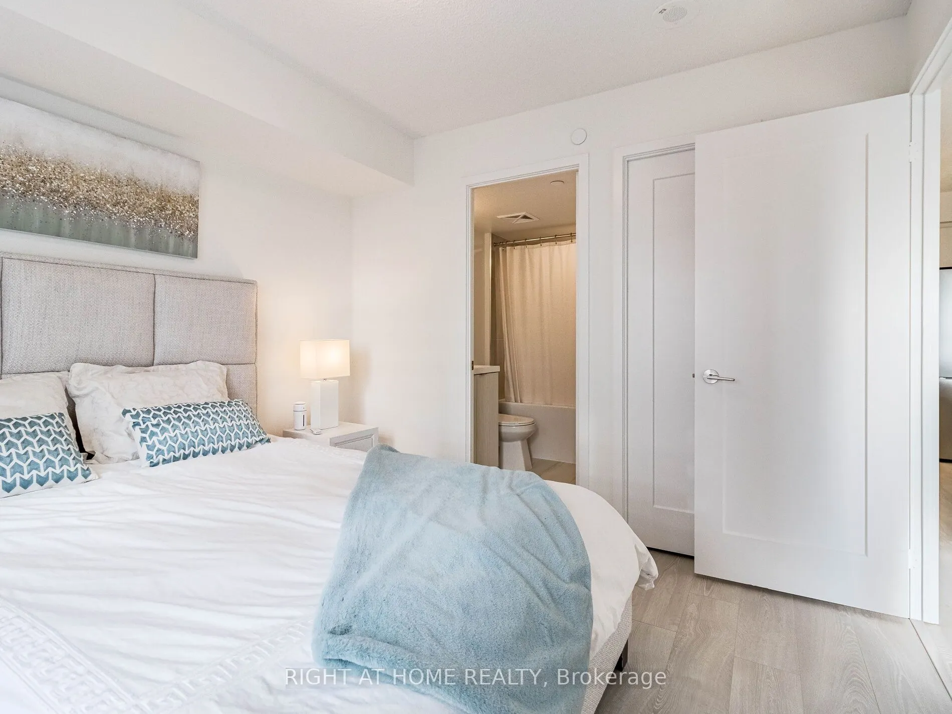 10 Eva Road, #1401