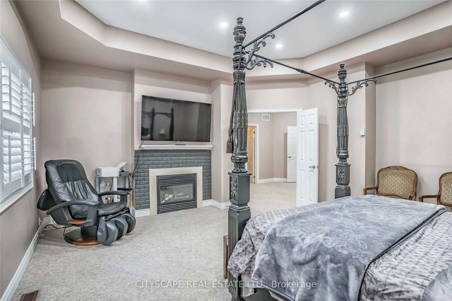 3274 Erin Centre Boulevard