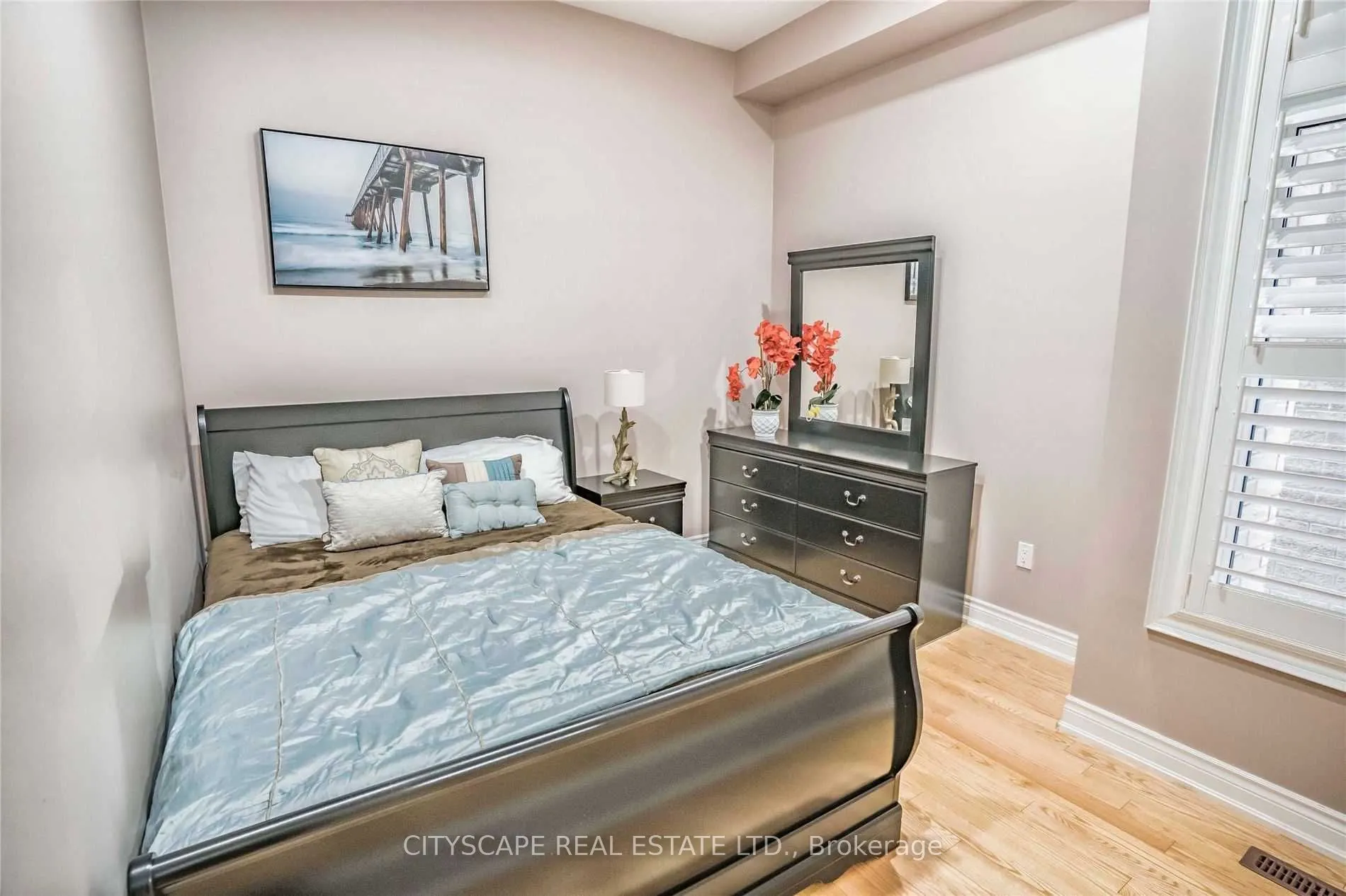 3274 Erin Centre Boulevard
