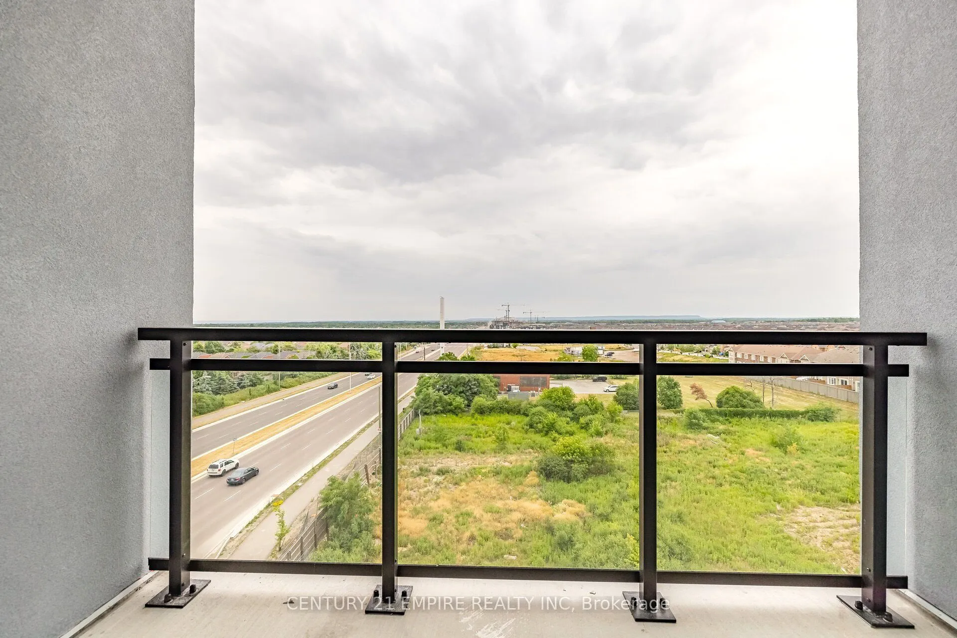 95 Dundas Street W, #503