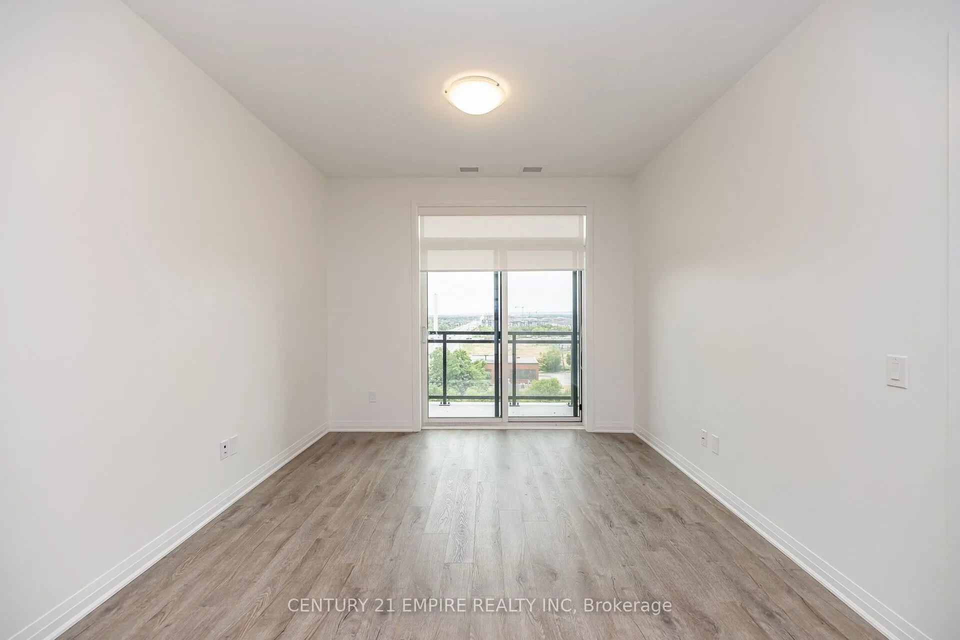 95 Dundas Street W, #503