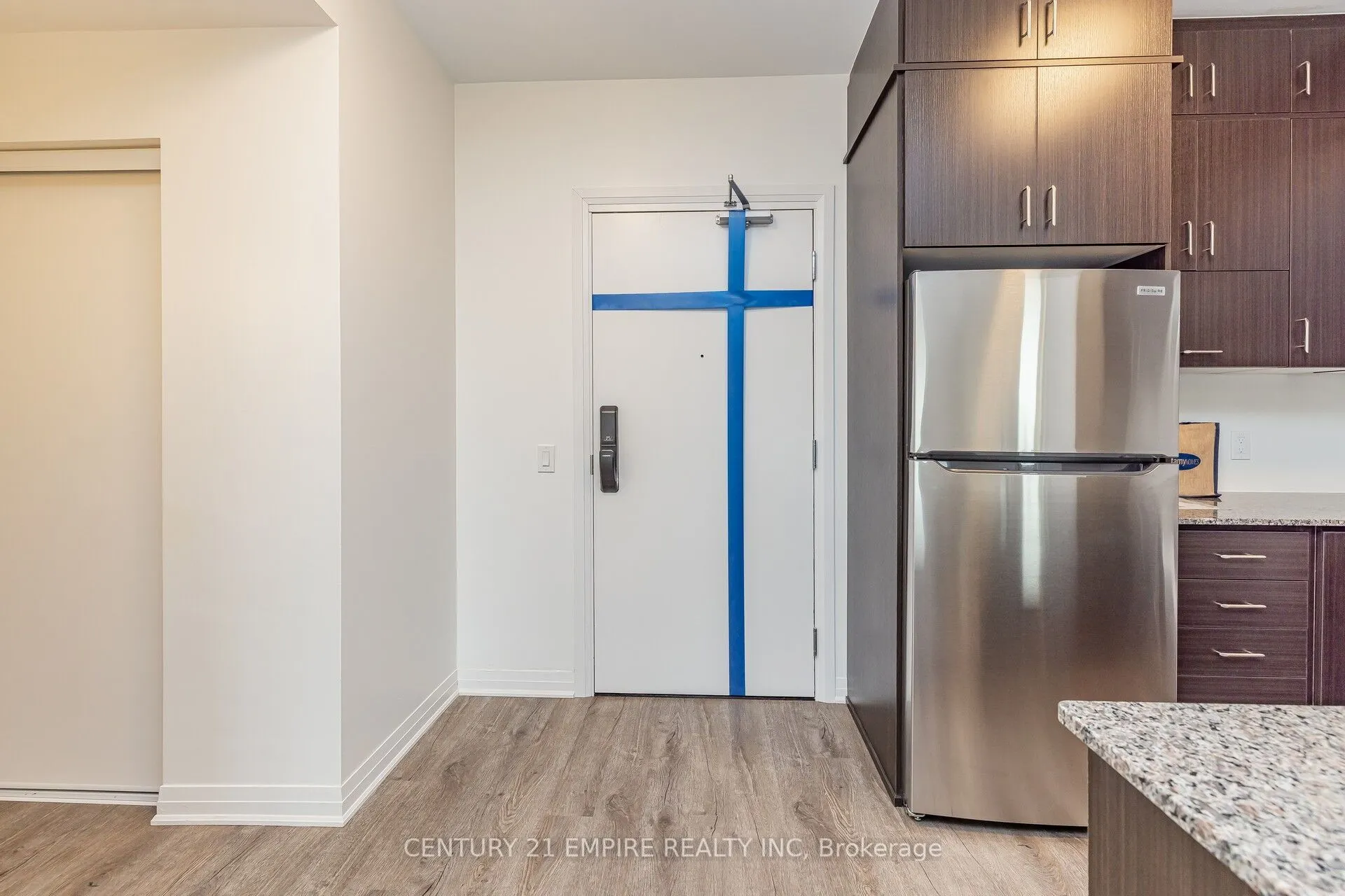 95 Dundas Street W, #503
