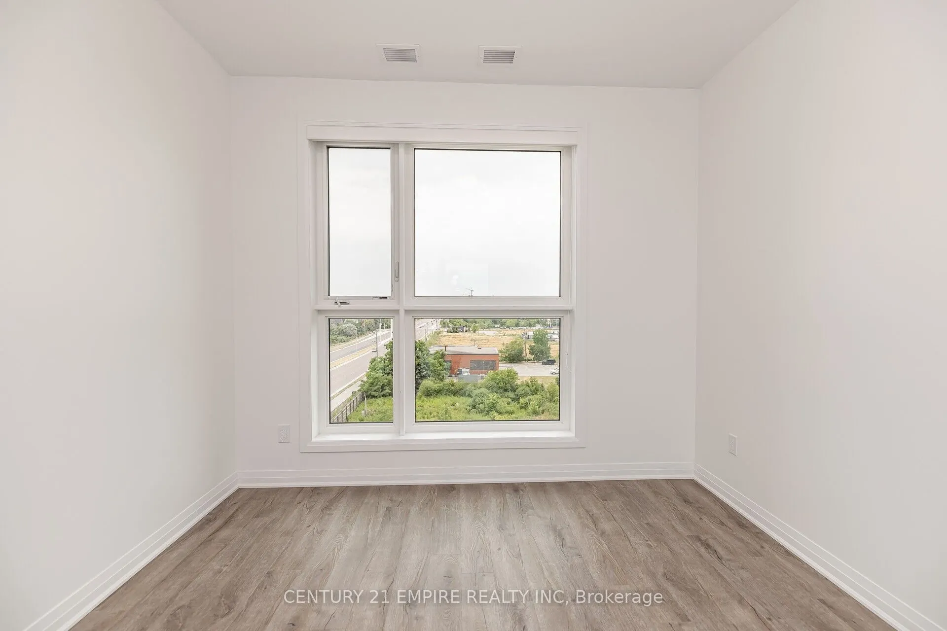95 Dundas Street W, #503