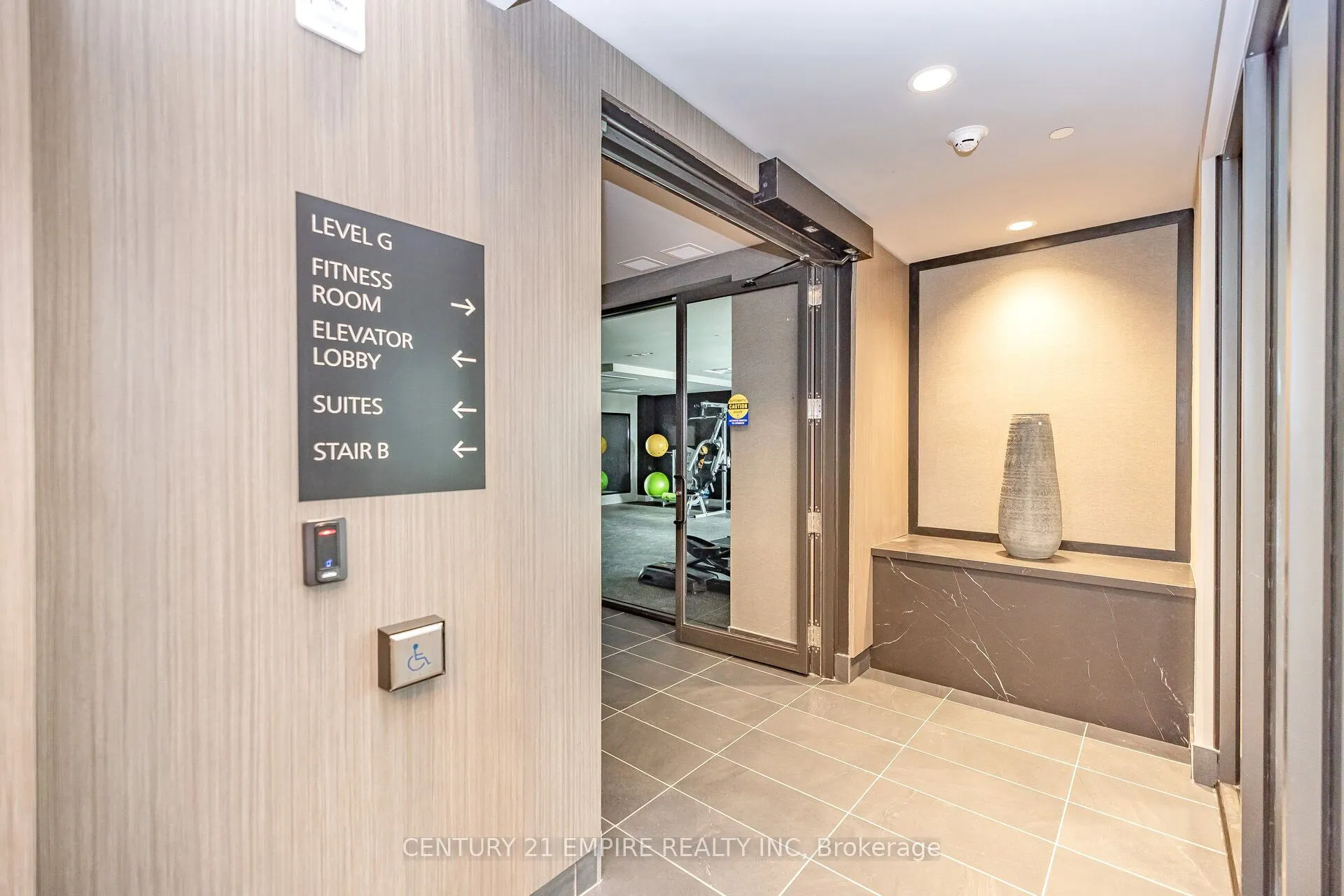 95 Dundas Street W, #503