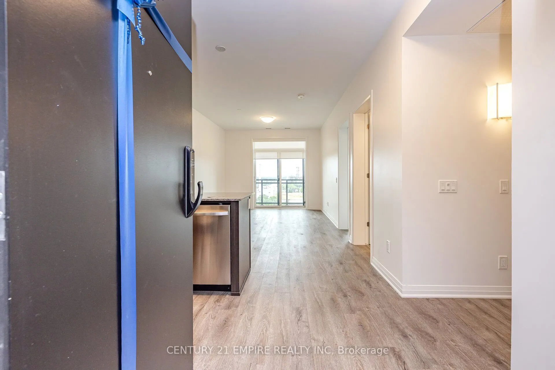 95 Dundas Street W, #503