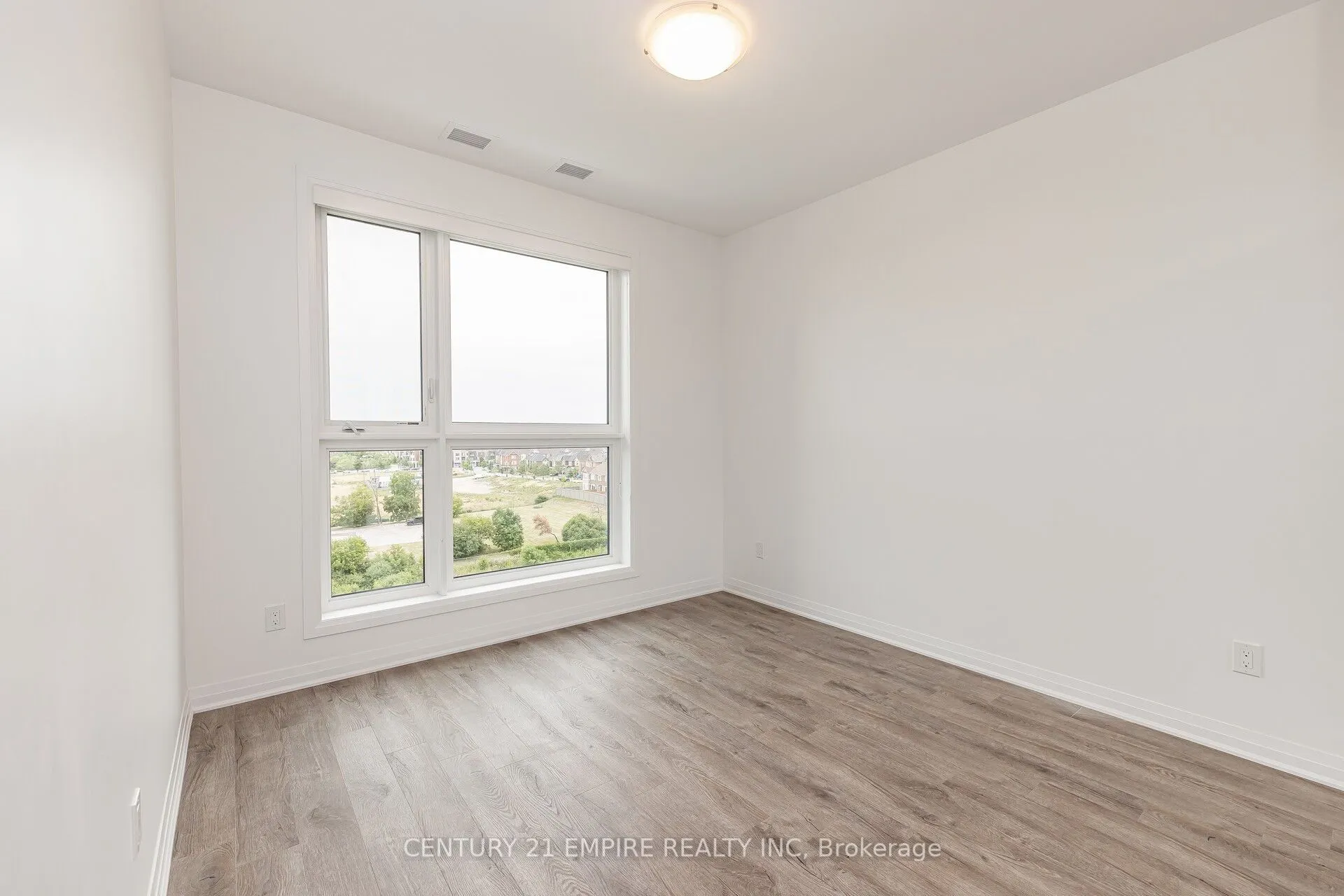 95 Dundas Street W, #503