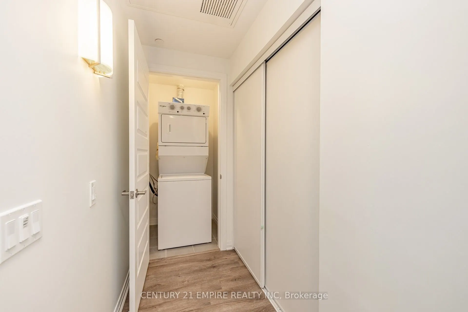95 Dundas Street W, #503