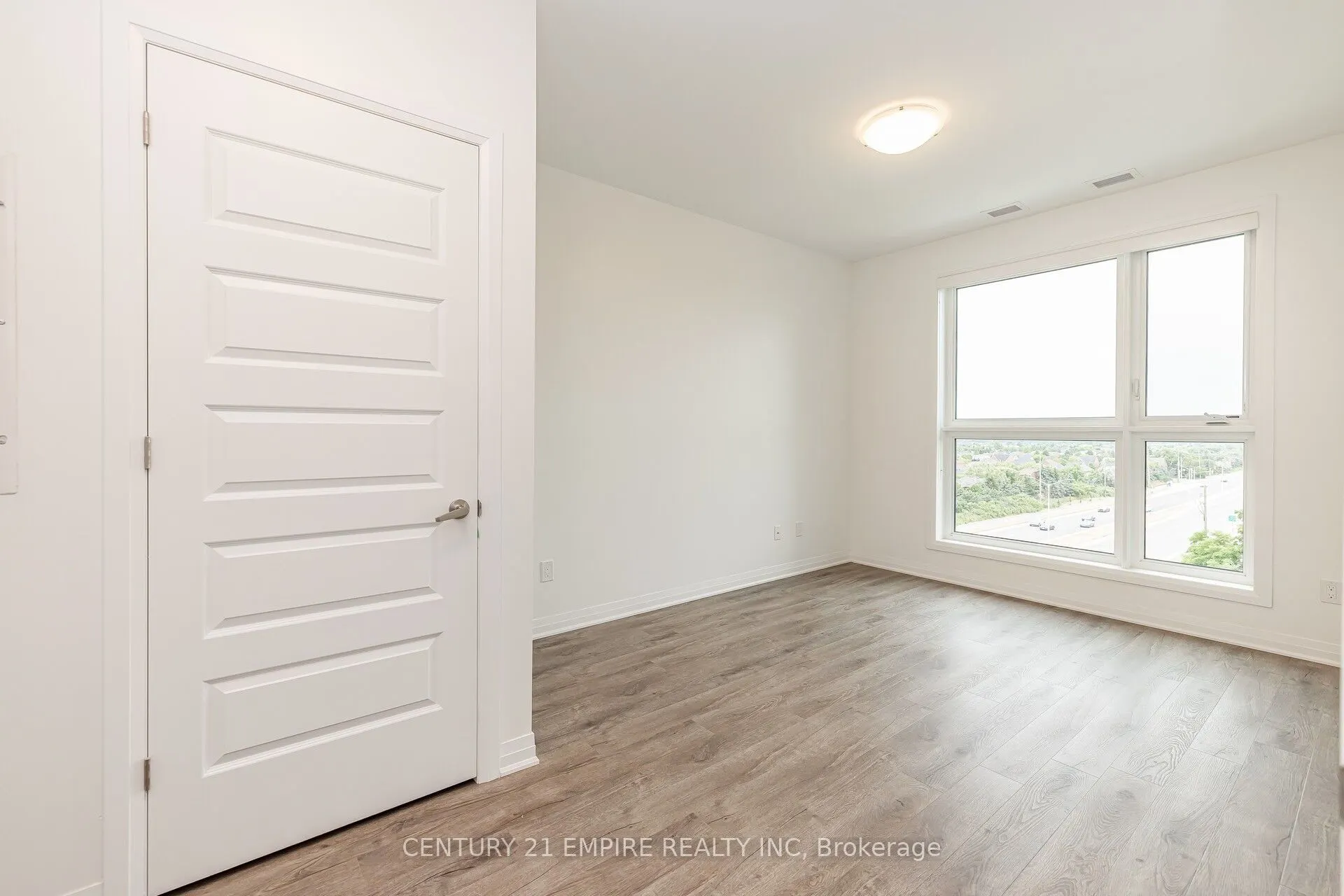 95 Dundas Street W, #503