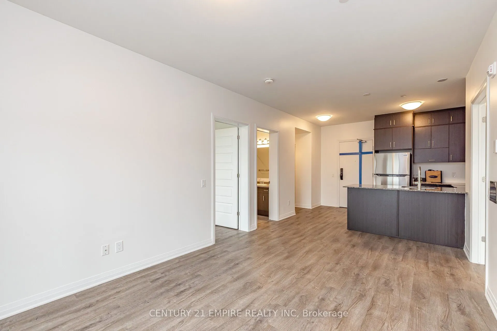 95 Dundas Street W, #503