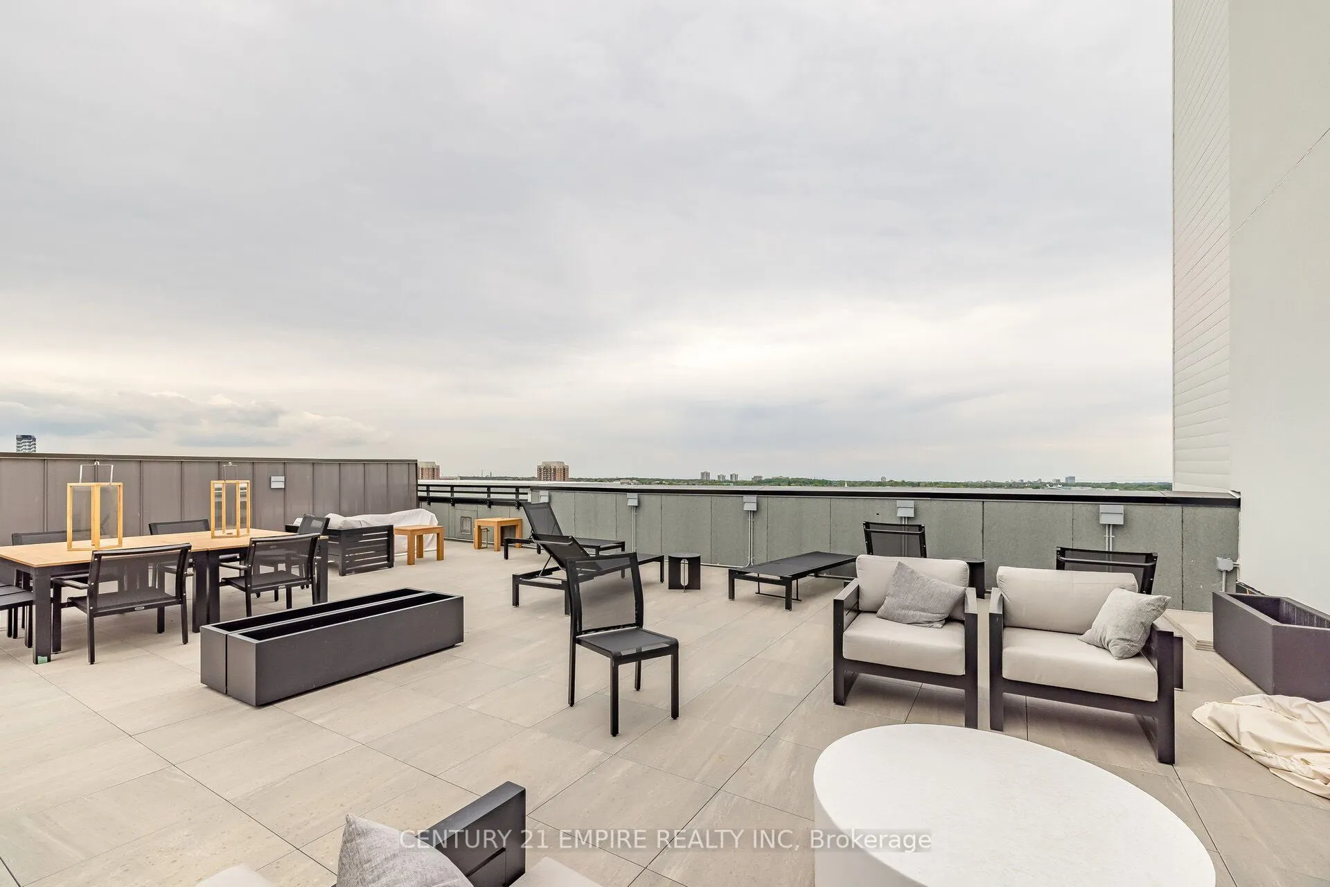 95 Dundas Street W, #503